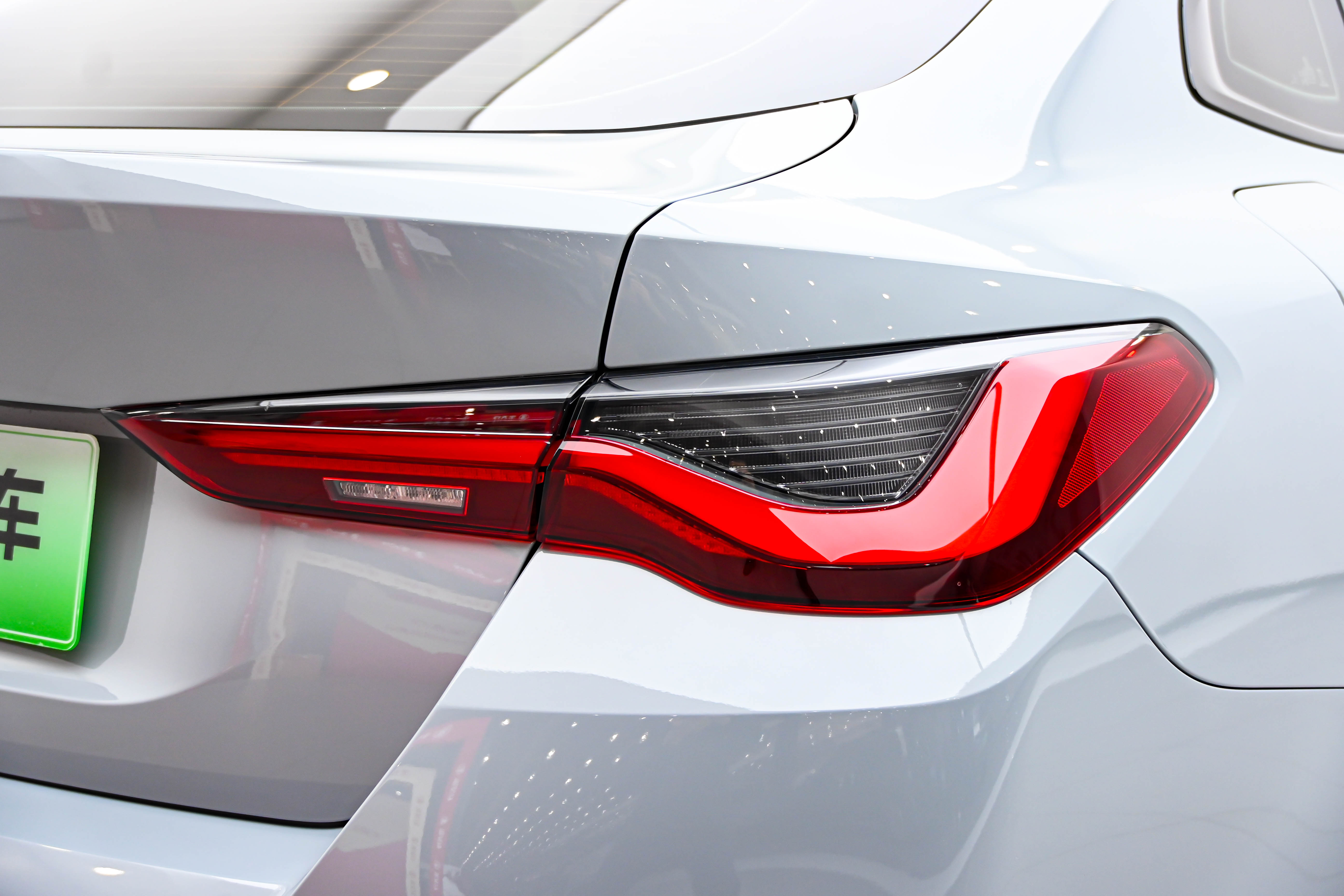 BMW i4 2025 car image #9