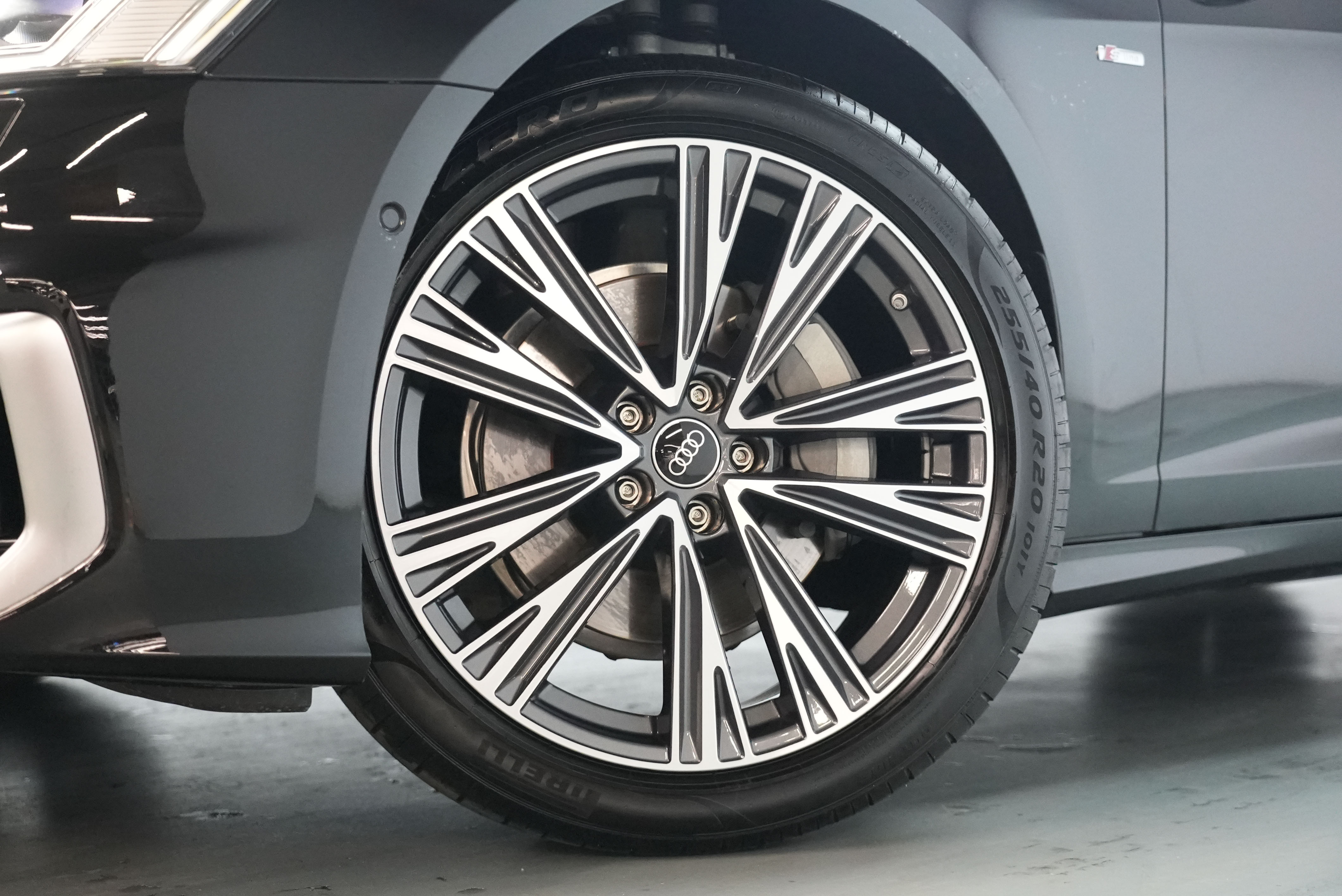 Audi A6L 2025 car image #9