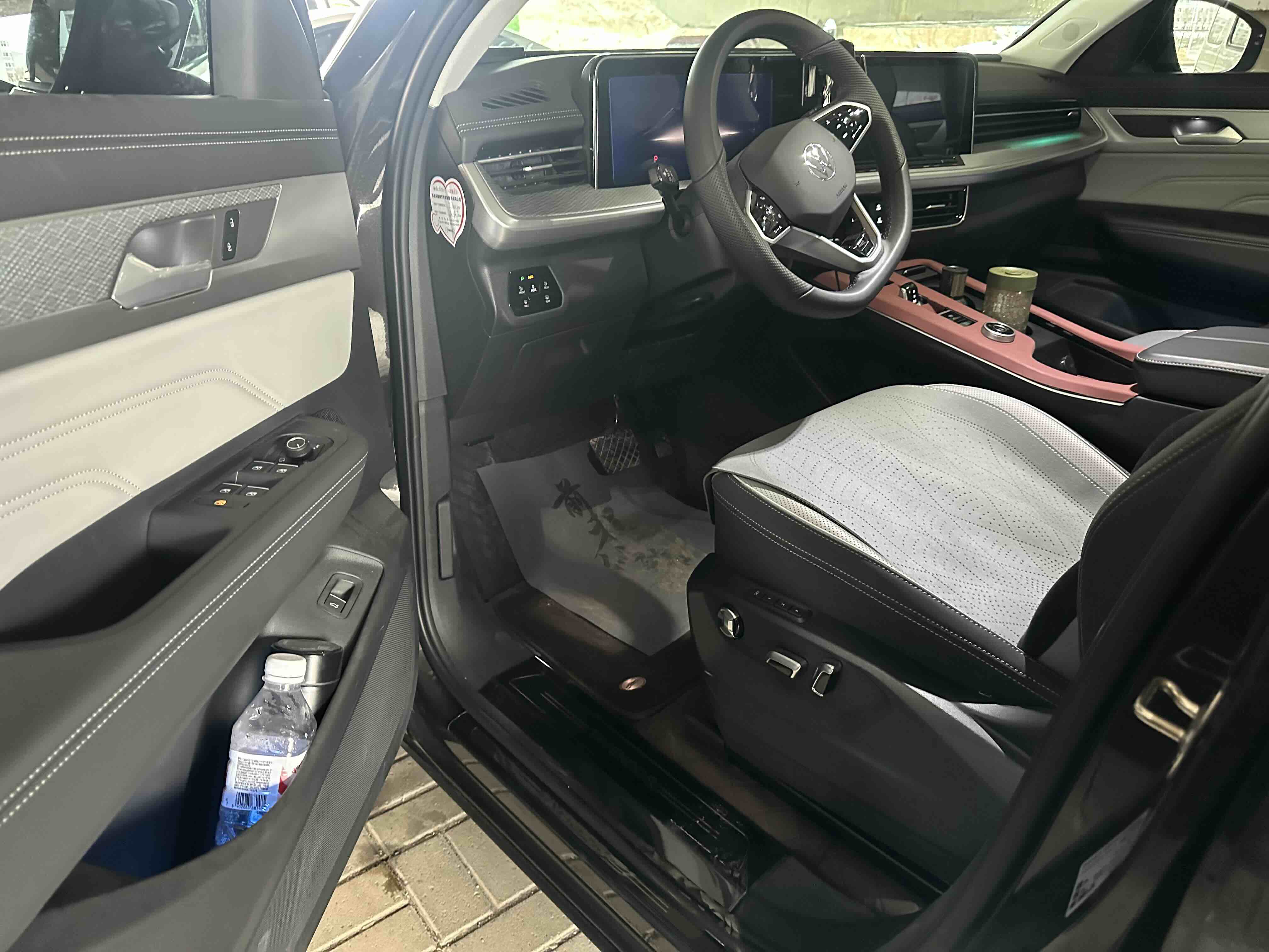 Volkswagen Tavendor 2025 car image #9