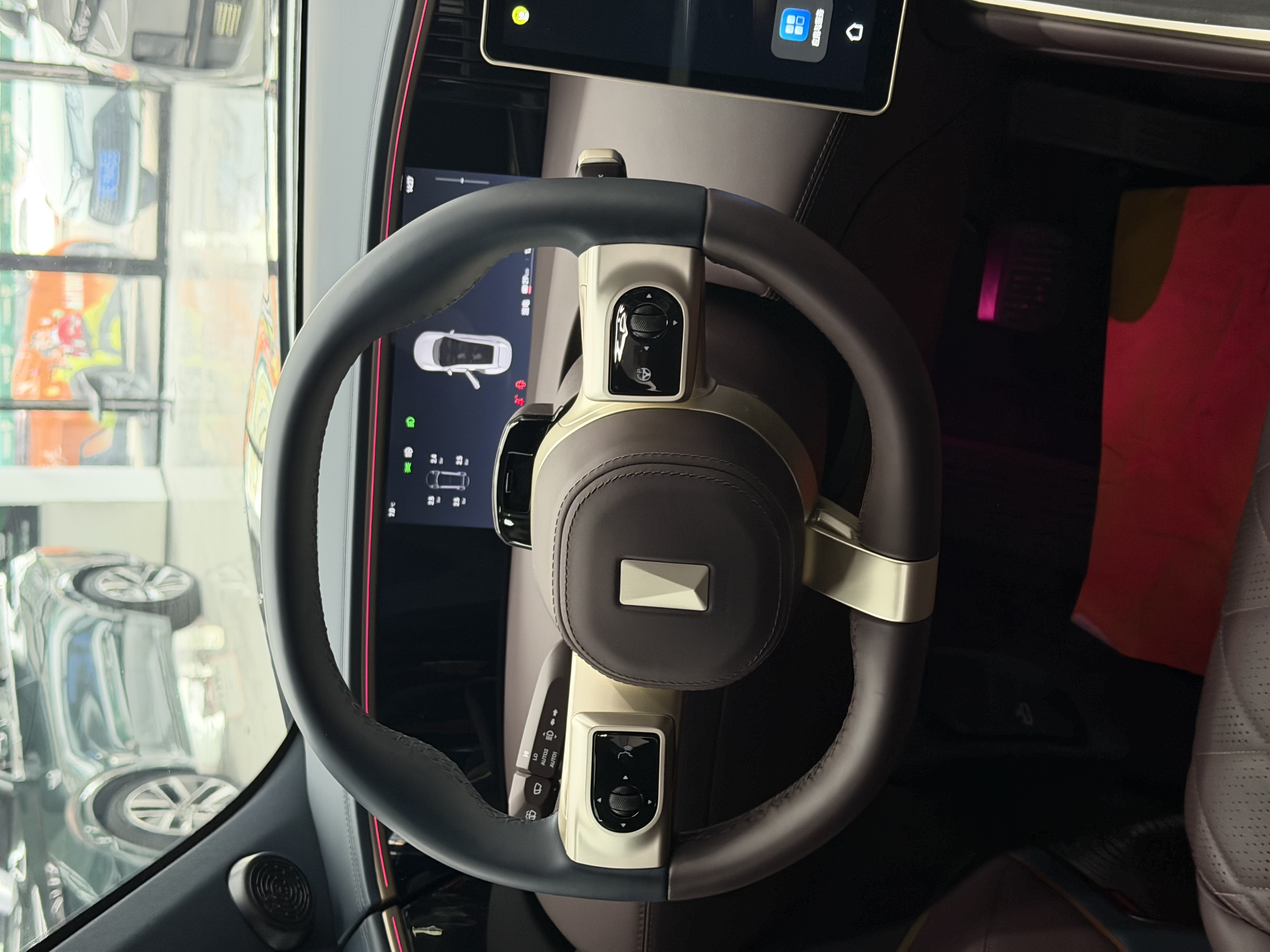 Avatr 11 2025 car image #9