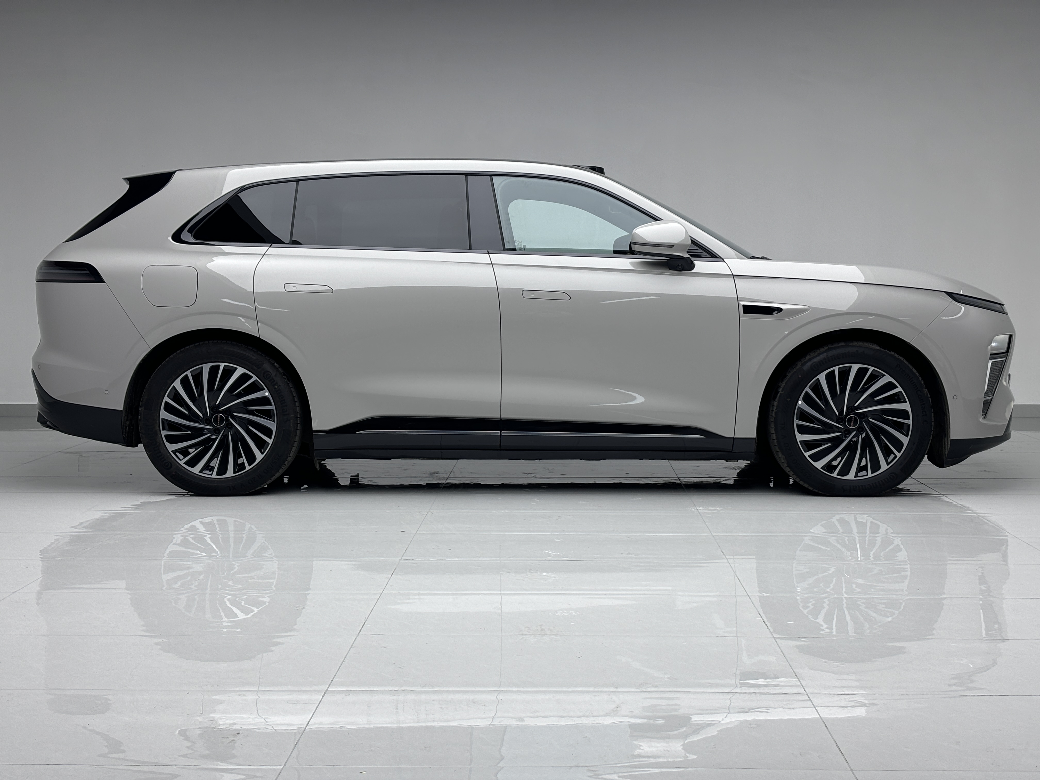 Exceed Stellar Era ET 2024 car image #9