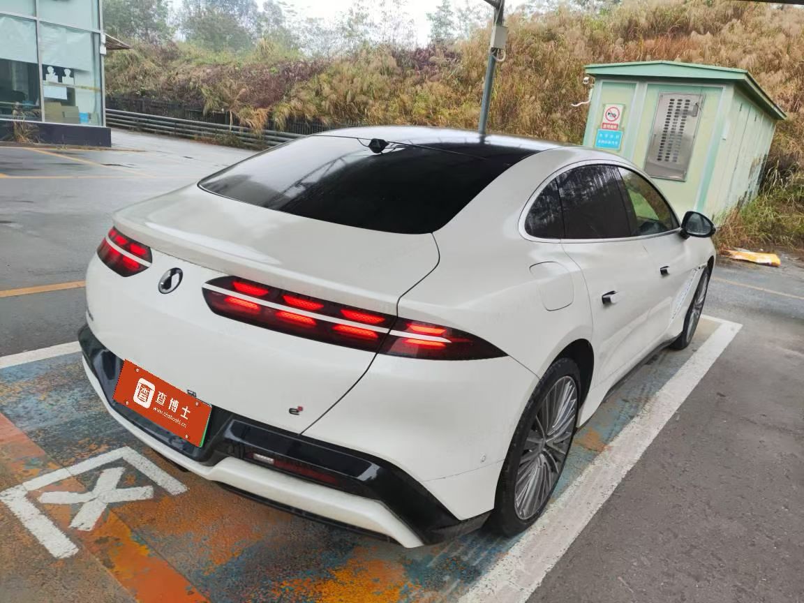 Denza Z9 2024 car image #9