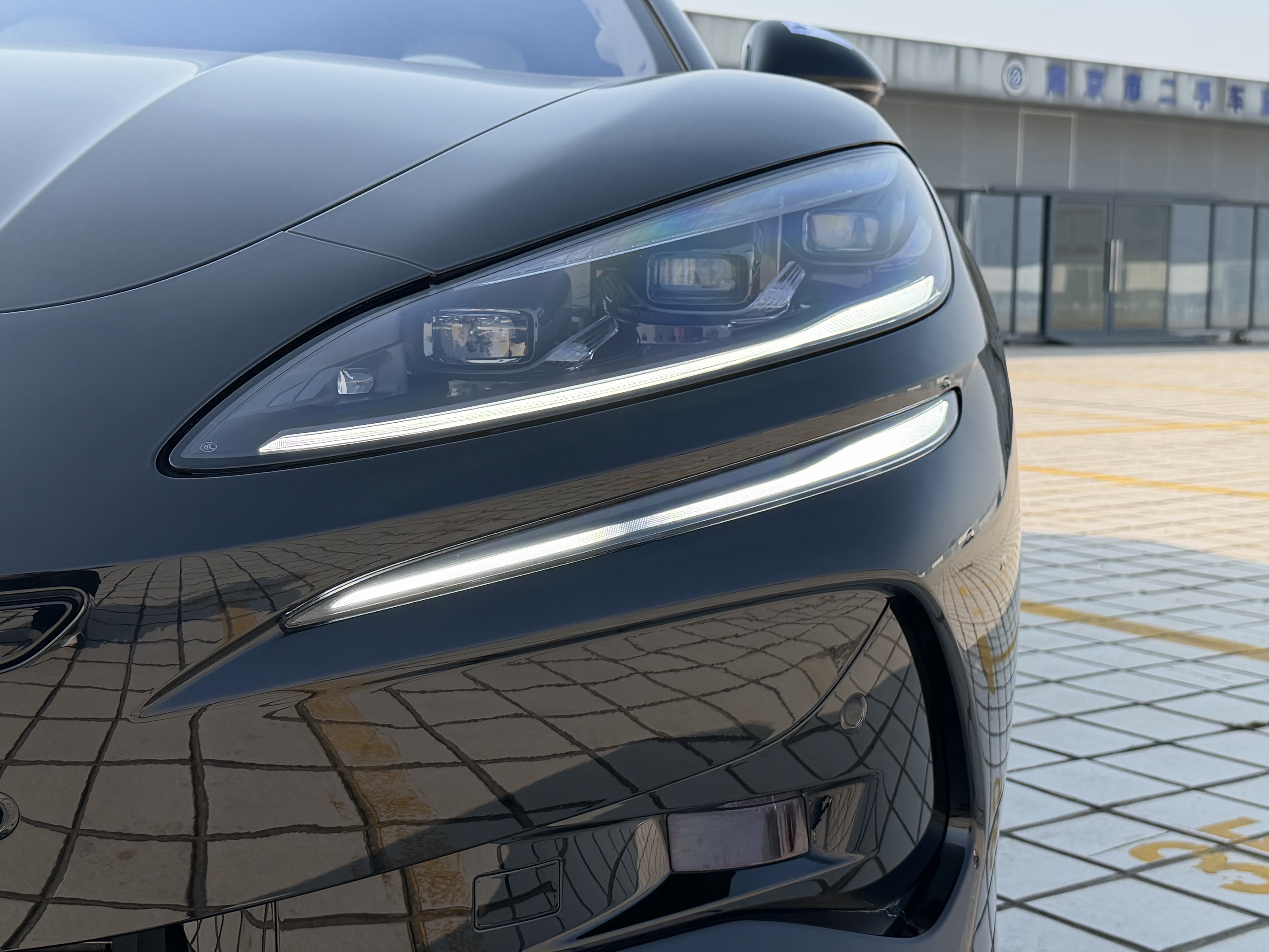 Denza Z9 2025 car image #9