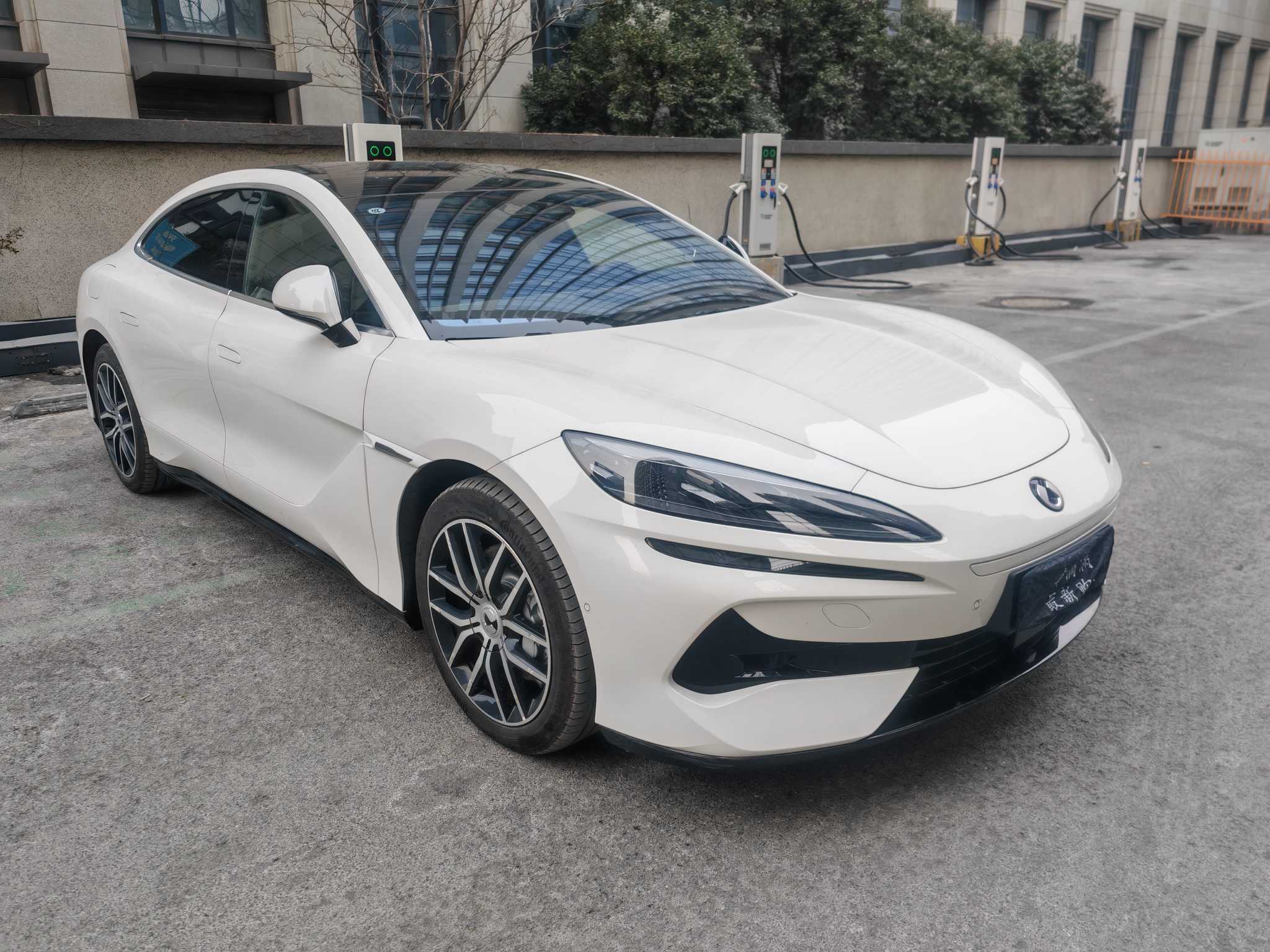 Denza Z9 2024 immagine di auto #9