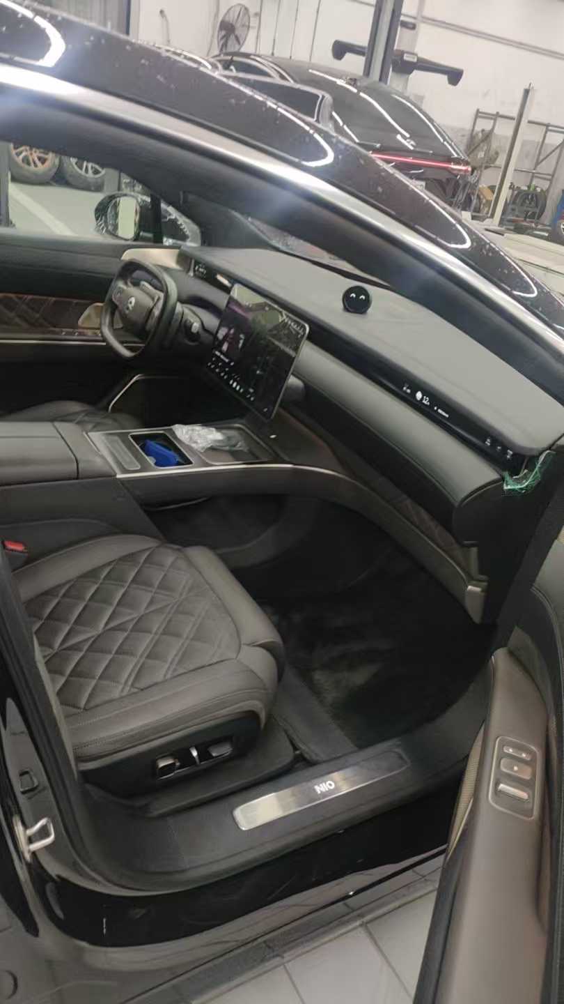 NIO ET9 2025 immagine di auto #9
