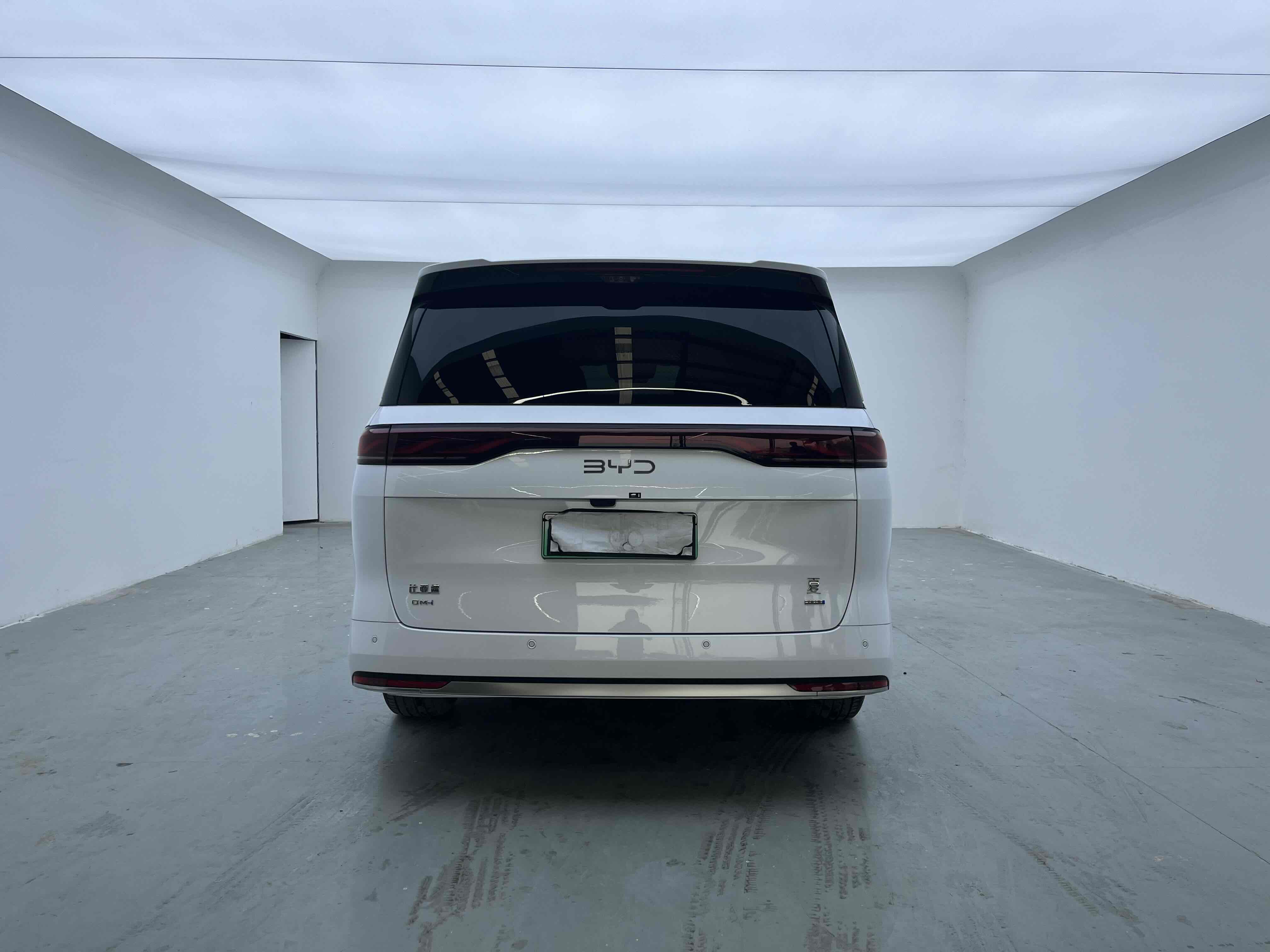 BYD Xia 2025 صورة سيارة #9