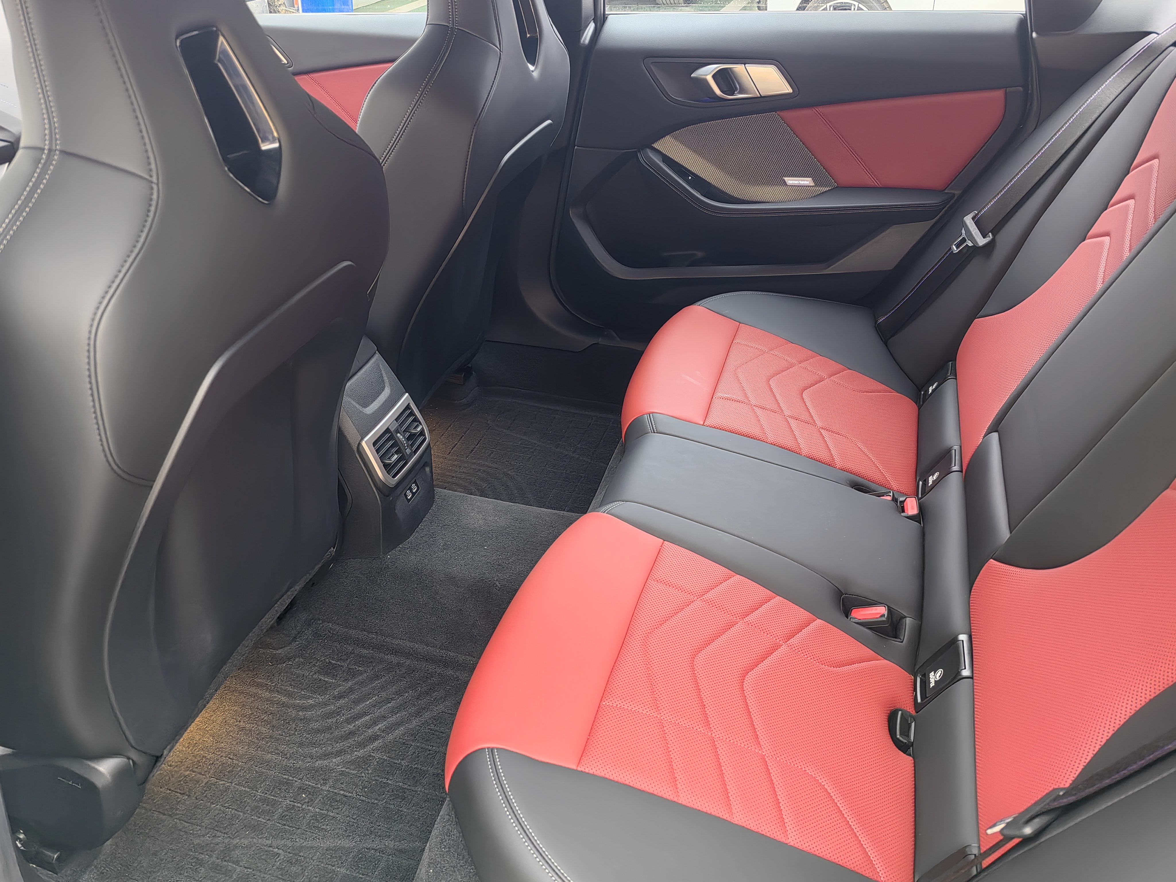 BMW M235L 2025 car image #9