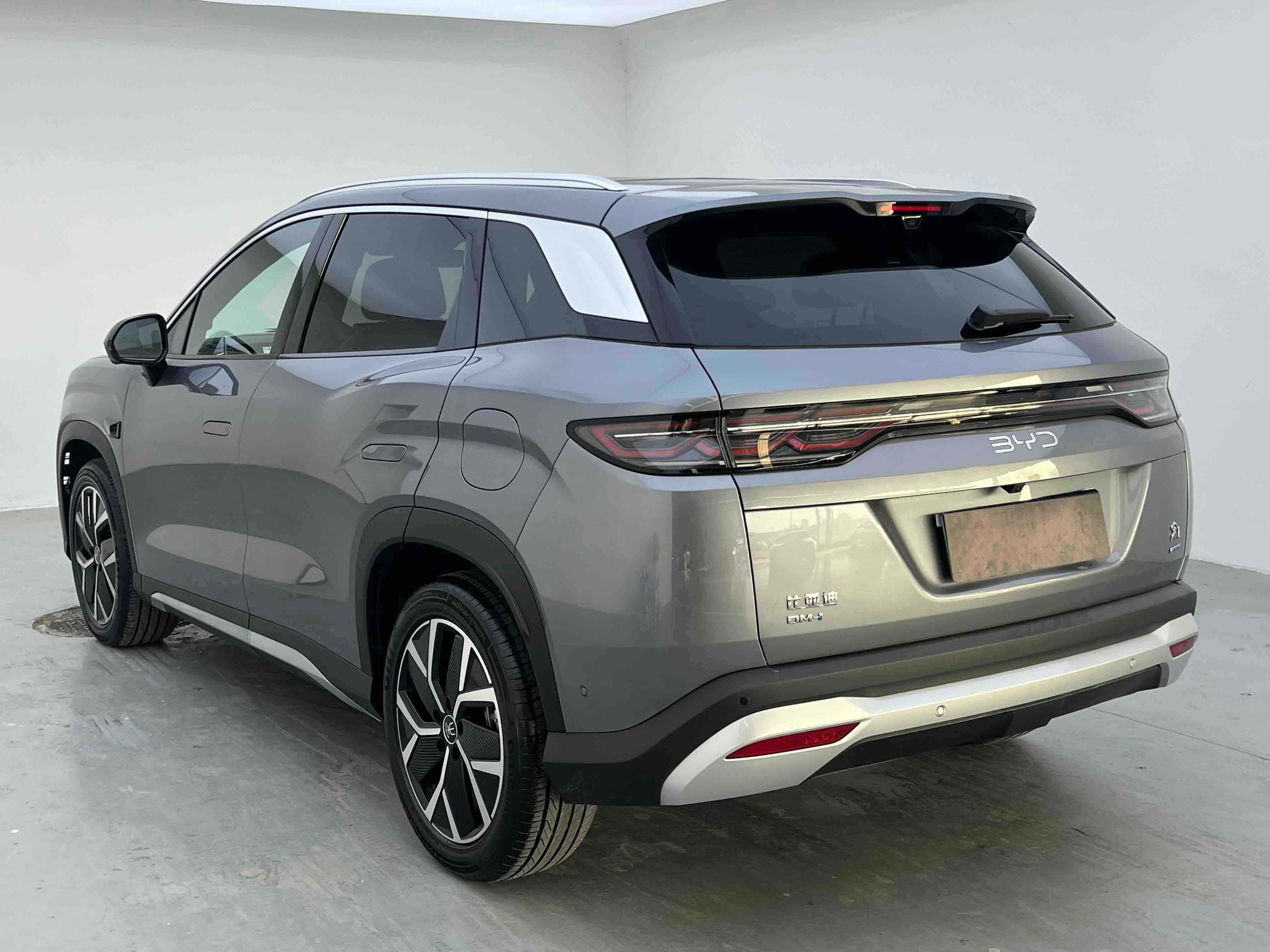 BYD SongL DM-i 2025 car image #9