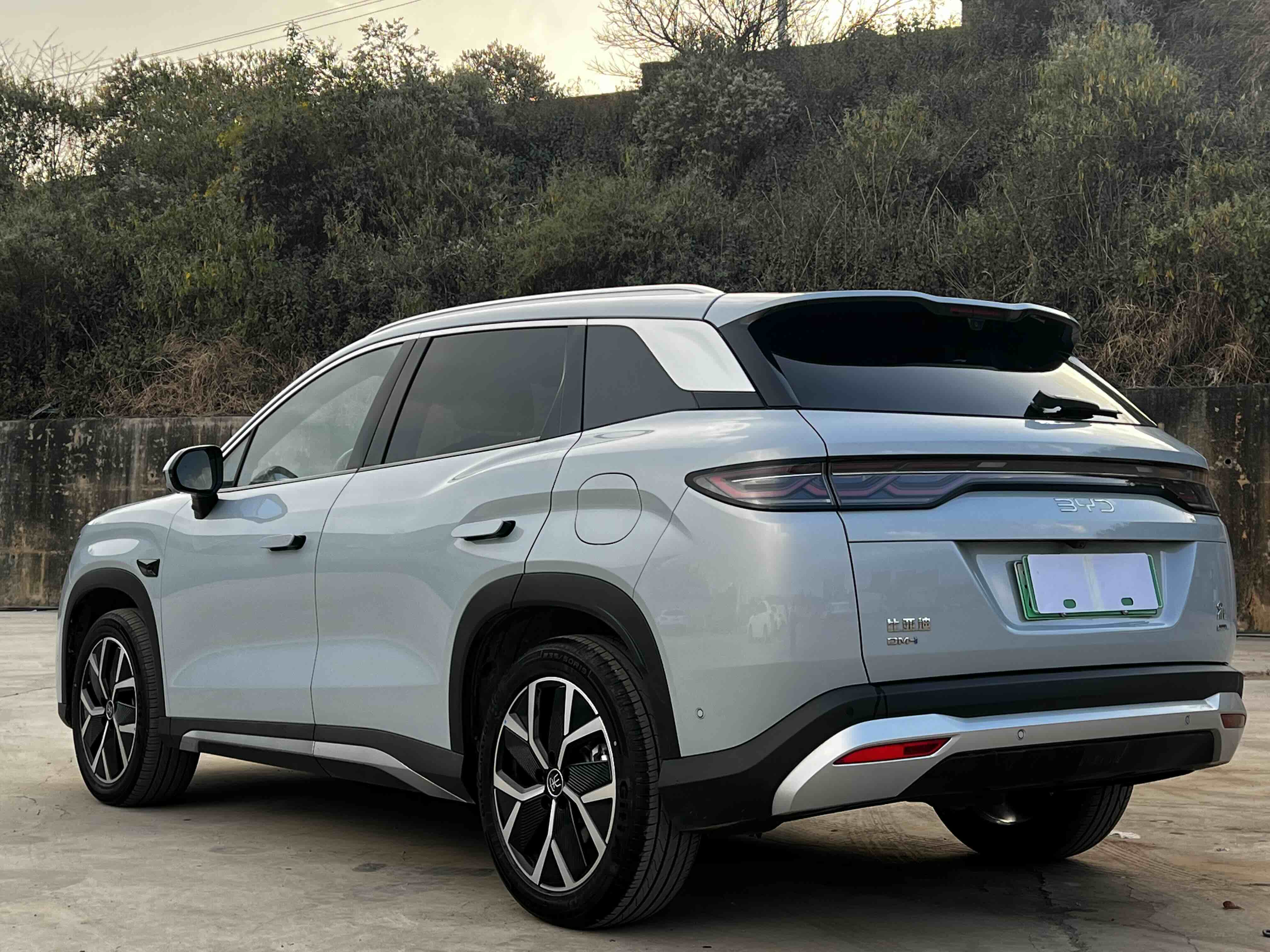 BYD SongL DM-i 2025 car image #9