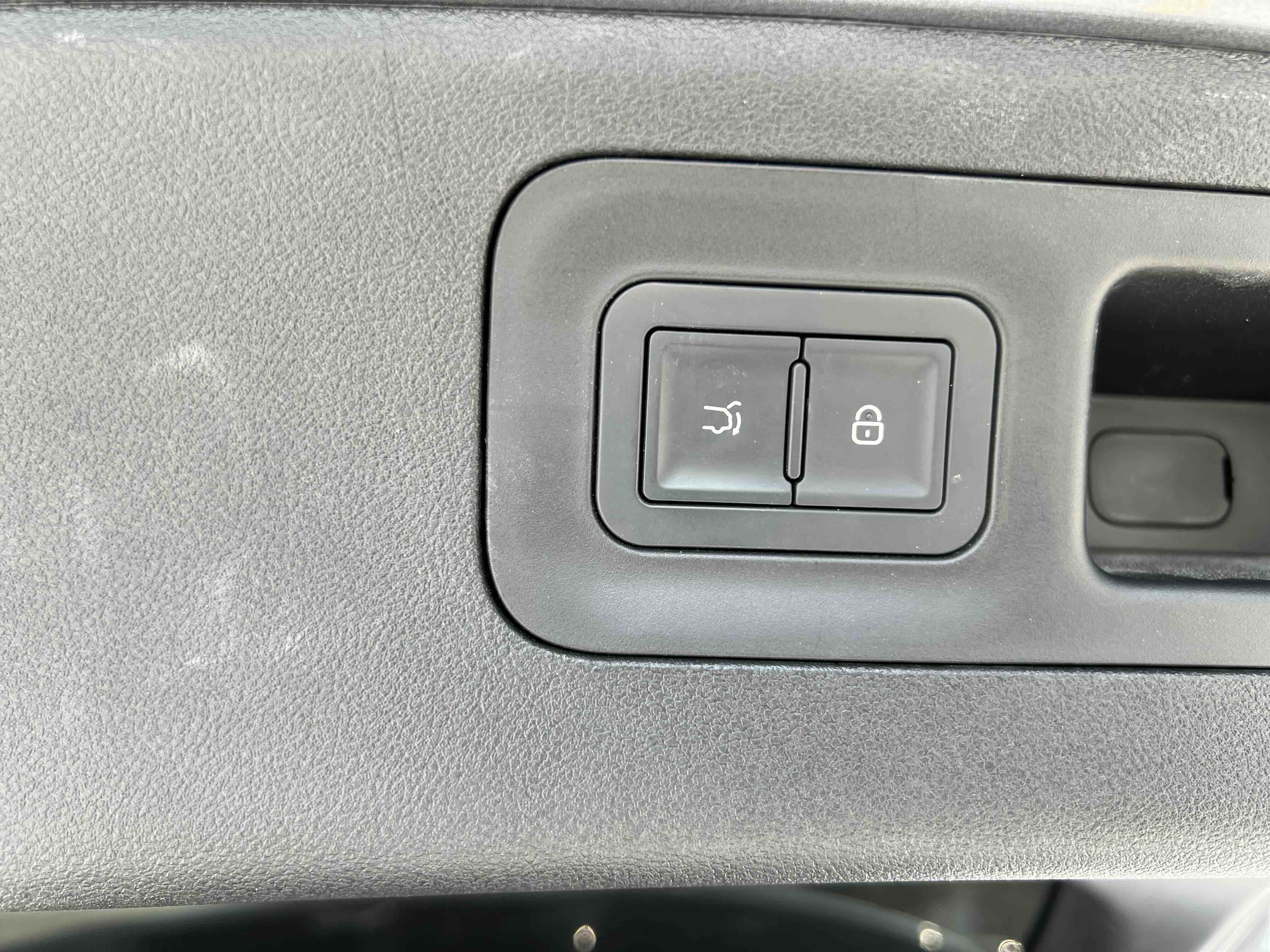 BYD SongL DM-i 2025 car image #9