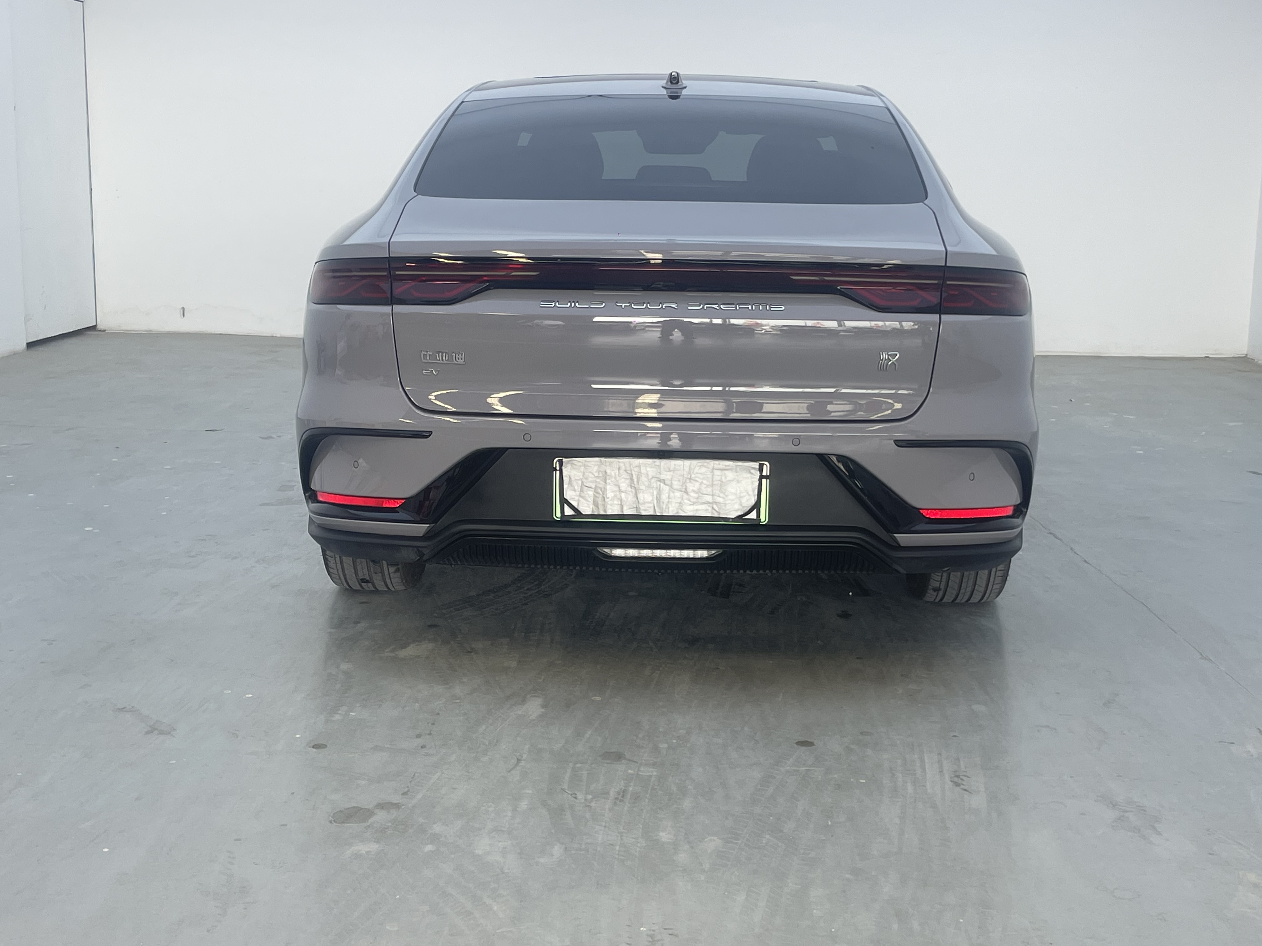 BYD Han 2025 #9 BYD Han 2025 car image #9