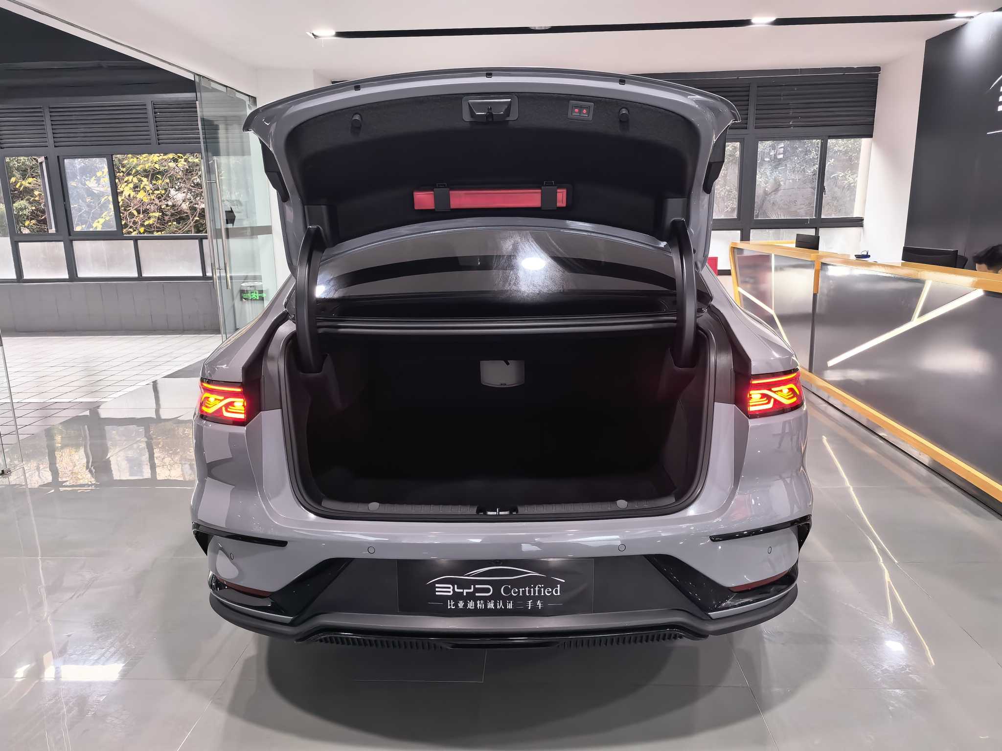 BYD Han 2025 car image #9