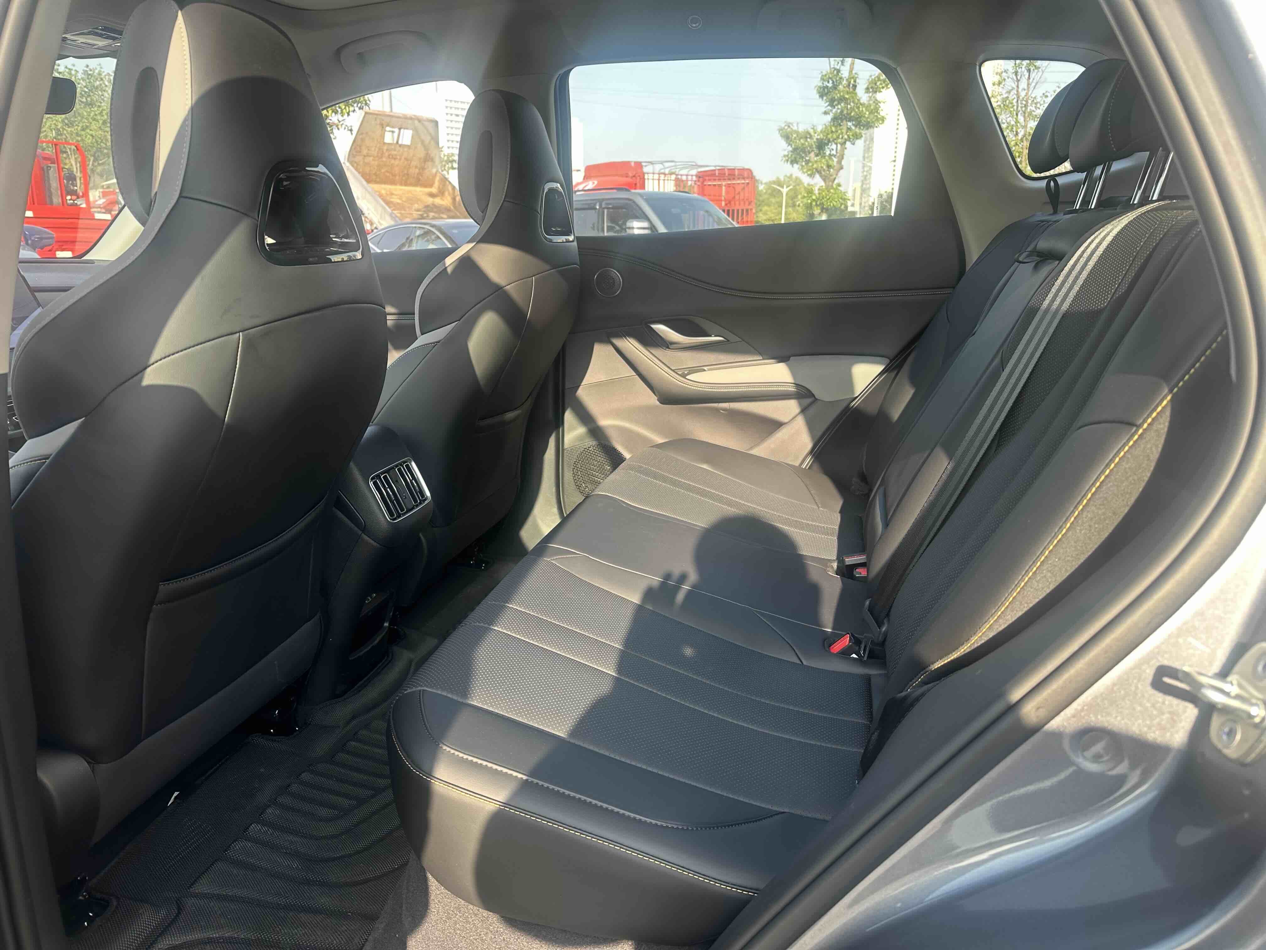 BYD Sea Lion 05 DM-i 2025 #9 BYD Sea Lion 05 DM-i 2025 car image #9