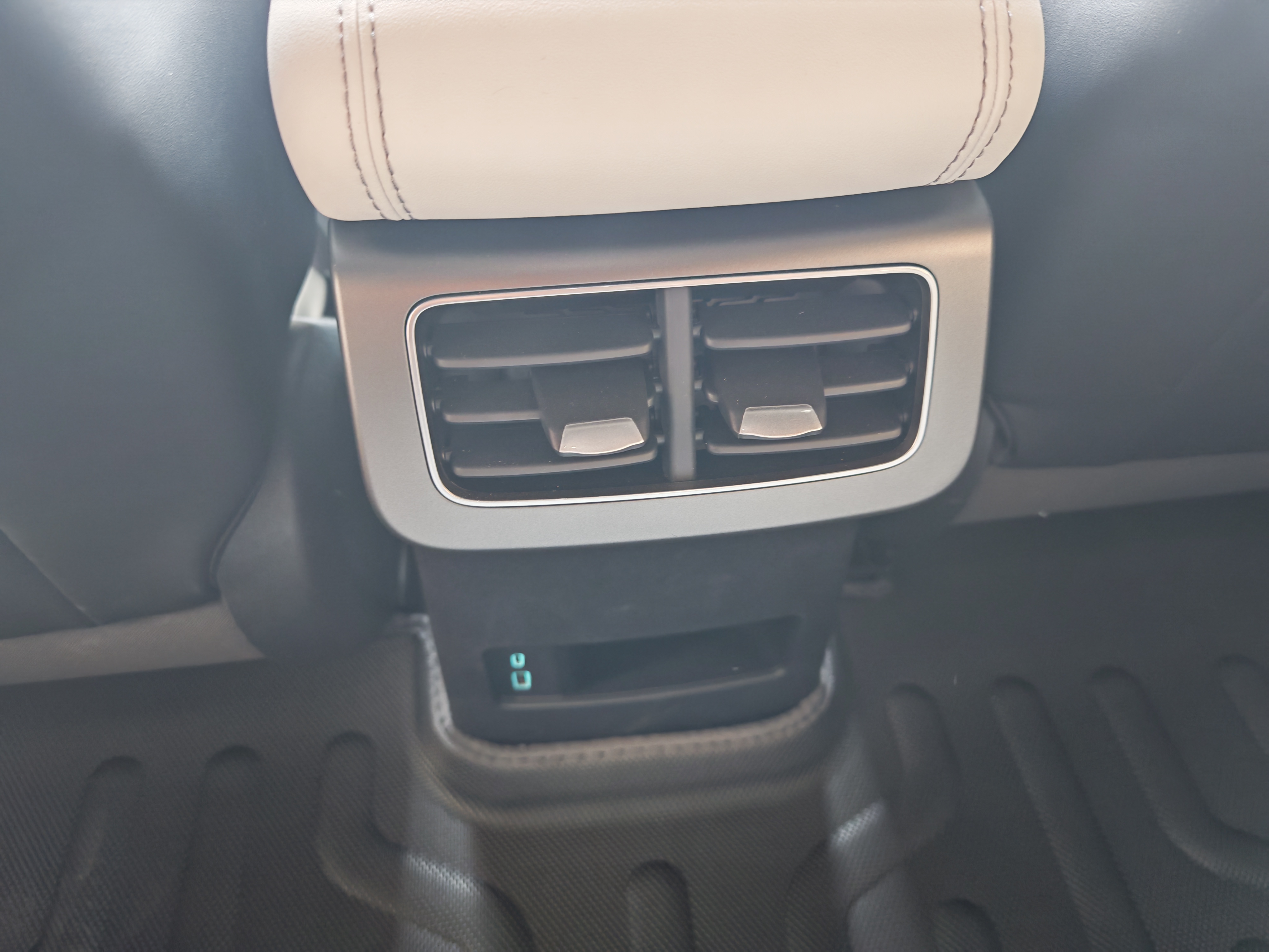 BYD Seal 06 DM-i 2025 immagine di auto #9