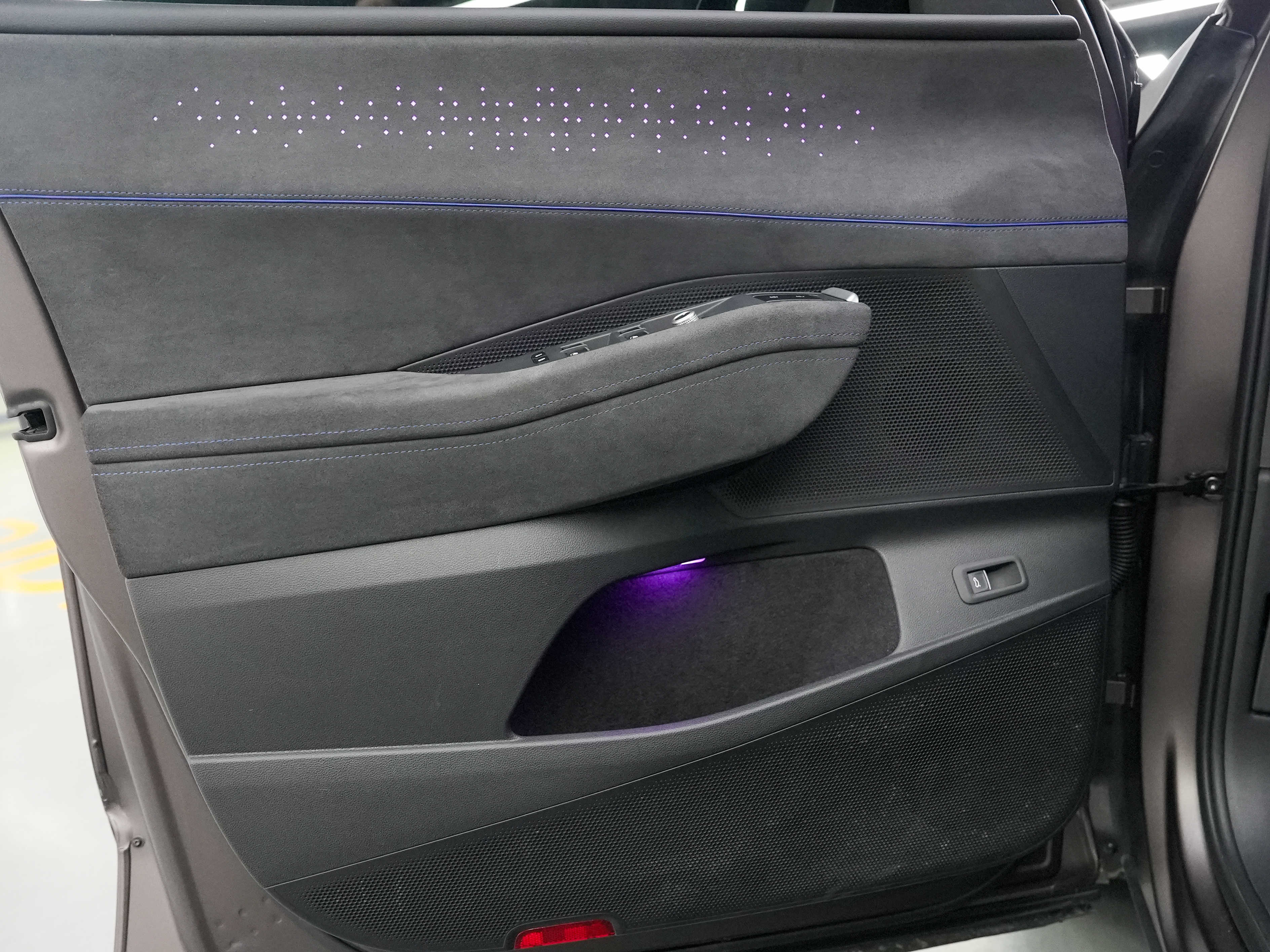 Volkswagen Teramont 2025 car image #9