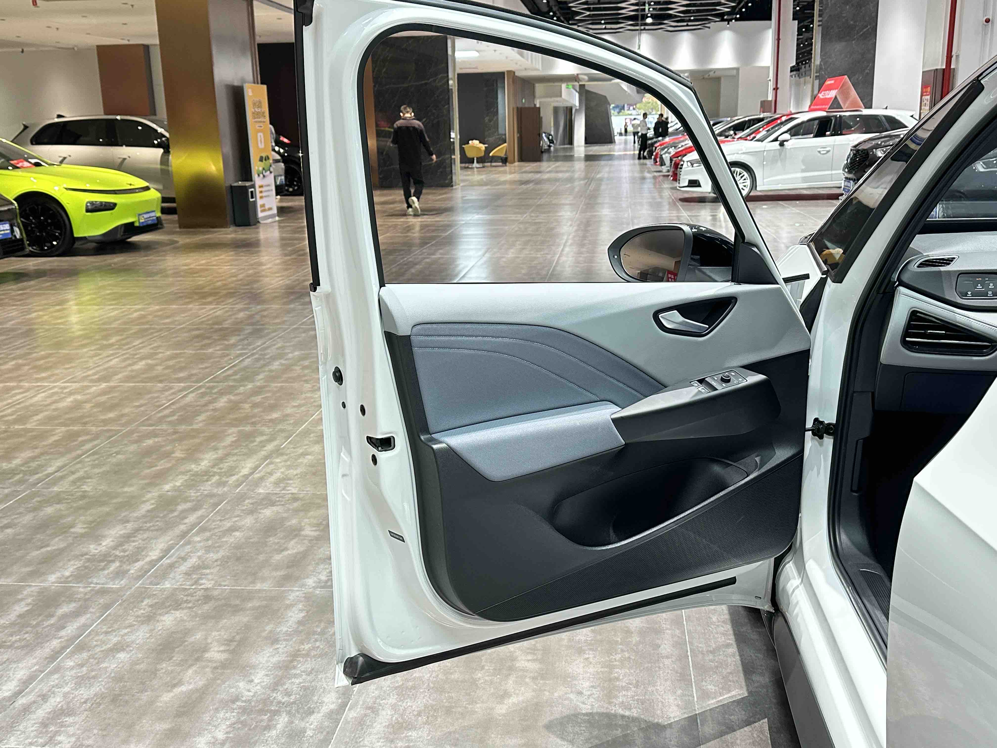 Volkswagen ID.3 2025 car image #9