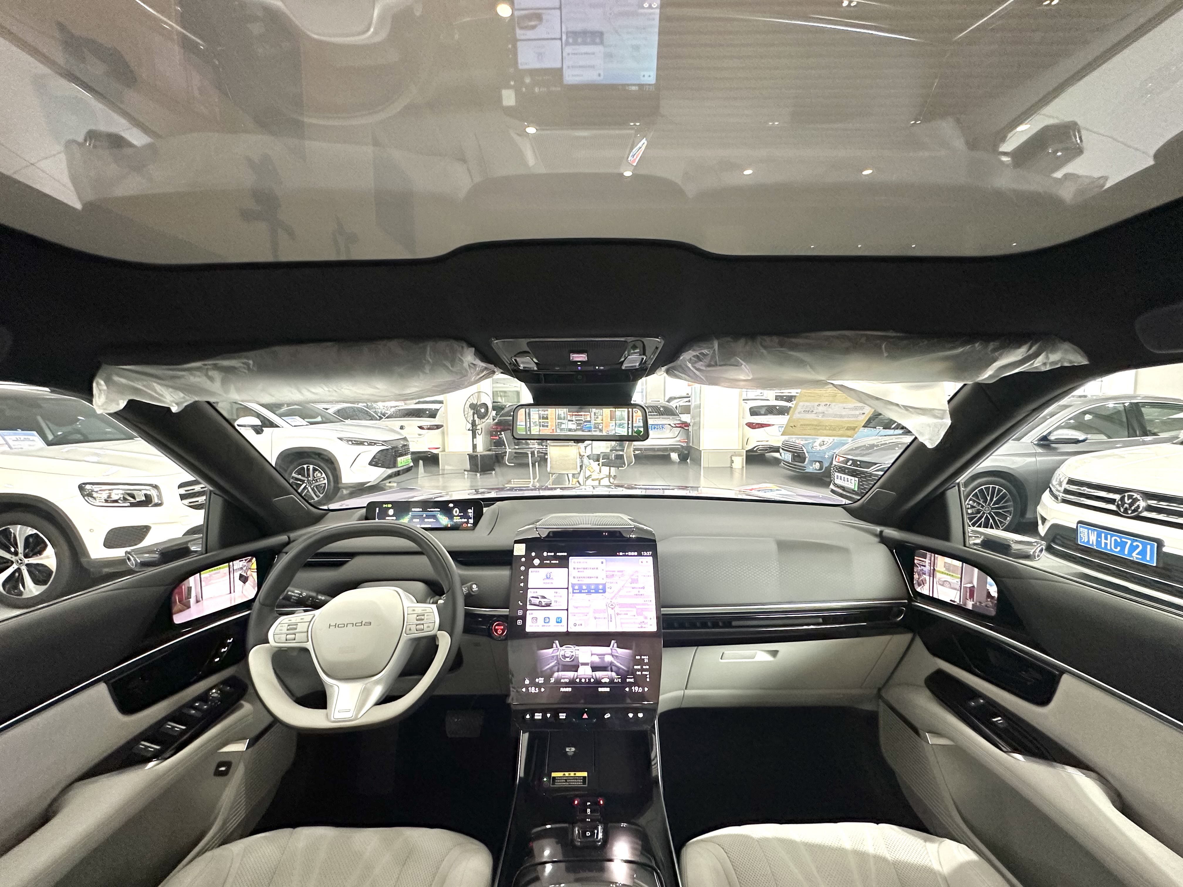 Honda P7 2025 car image #9