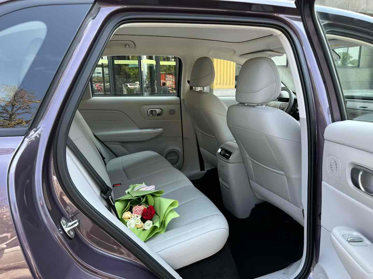 零跑汽车 零跑B10 2025 汽车图片 #9