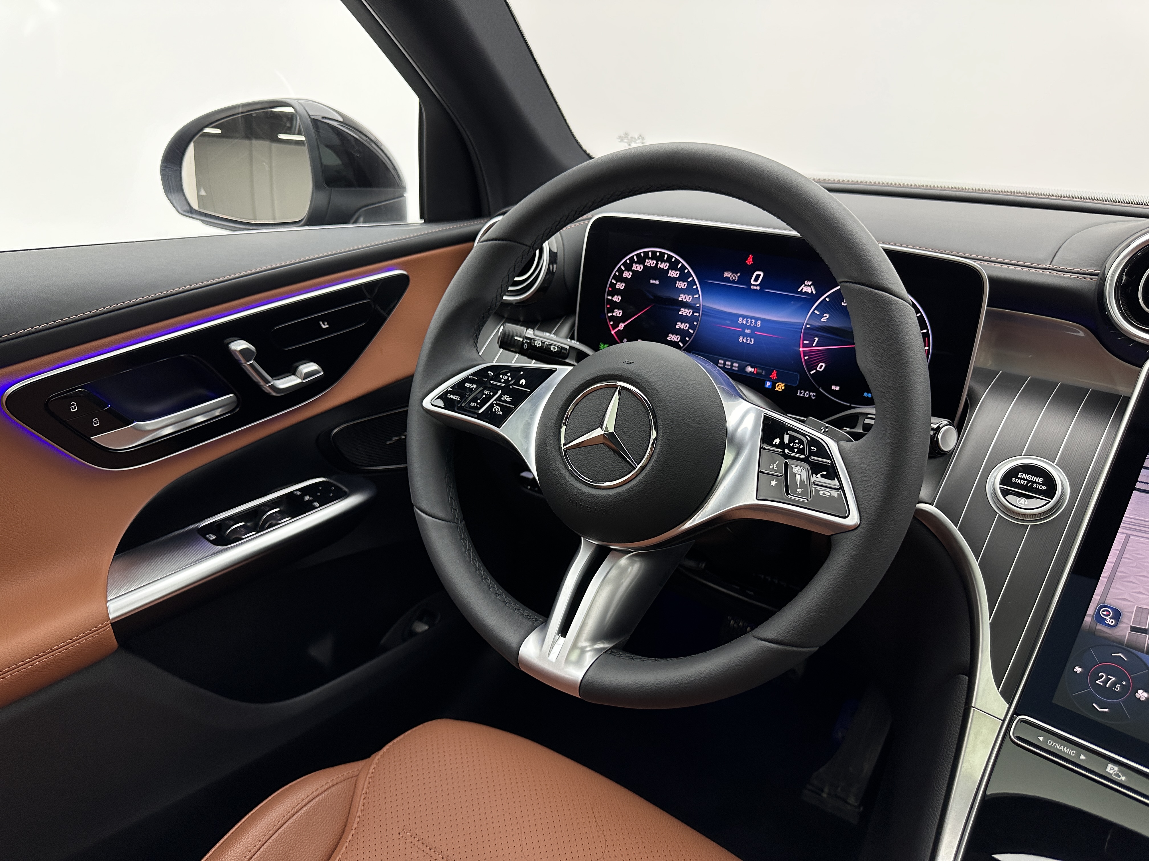 Mercedes-Benz GLC Class 2025 immagine di auto #9