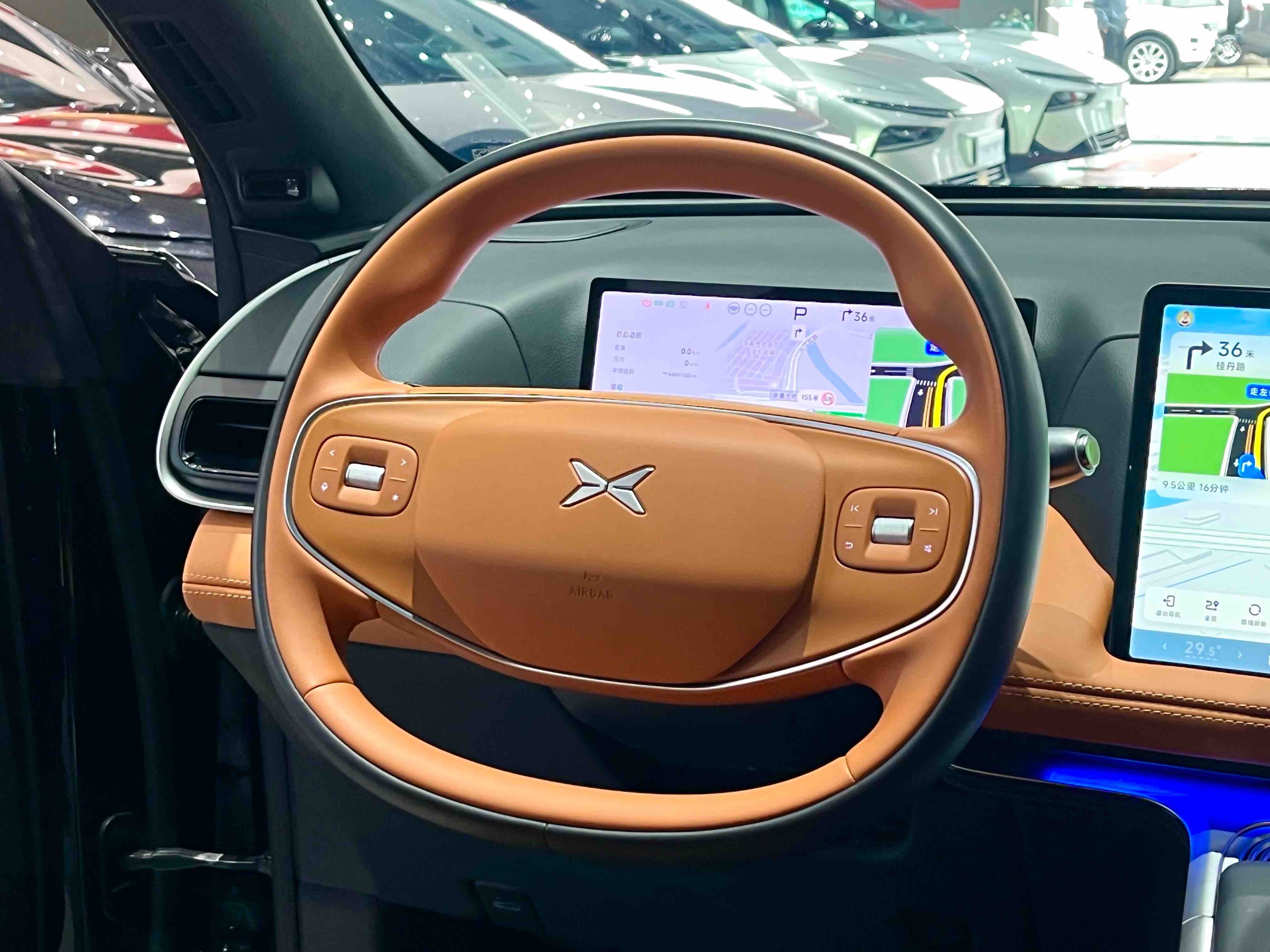 Xpeng G9 2025 صورة سيارة #9