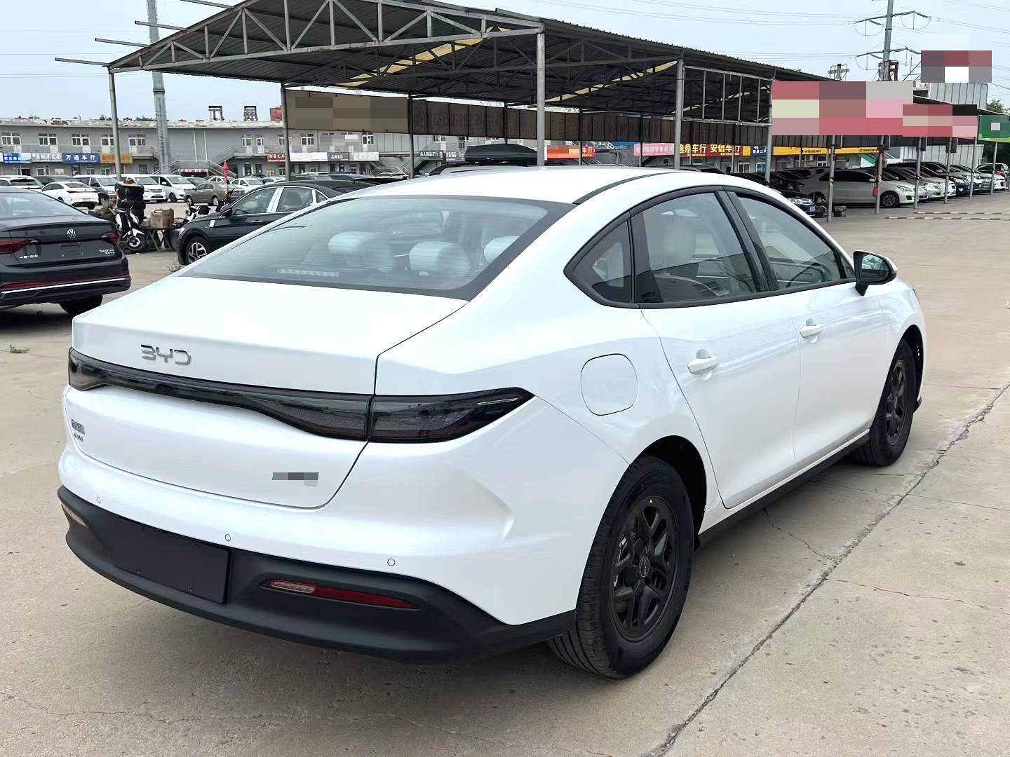 BYD Seal 05 DM-i 2025 #9 BYD Seal 05 DM-i 2025 car image #9