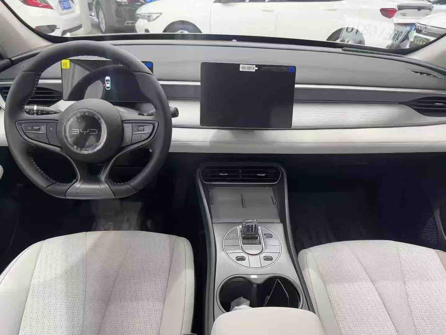 BYD Seal 05 DM-i 2025 car image #9