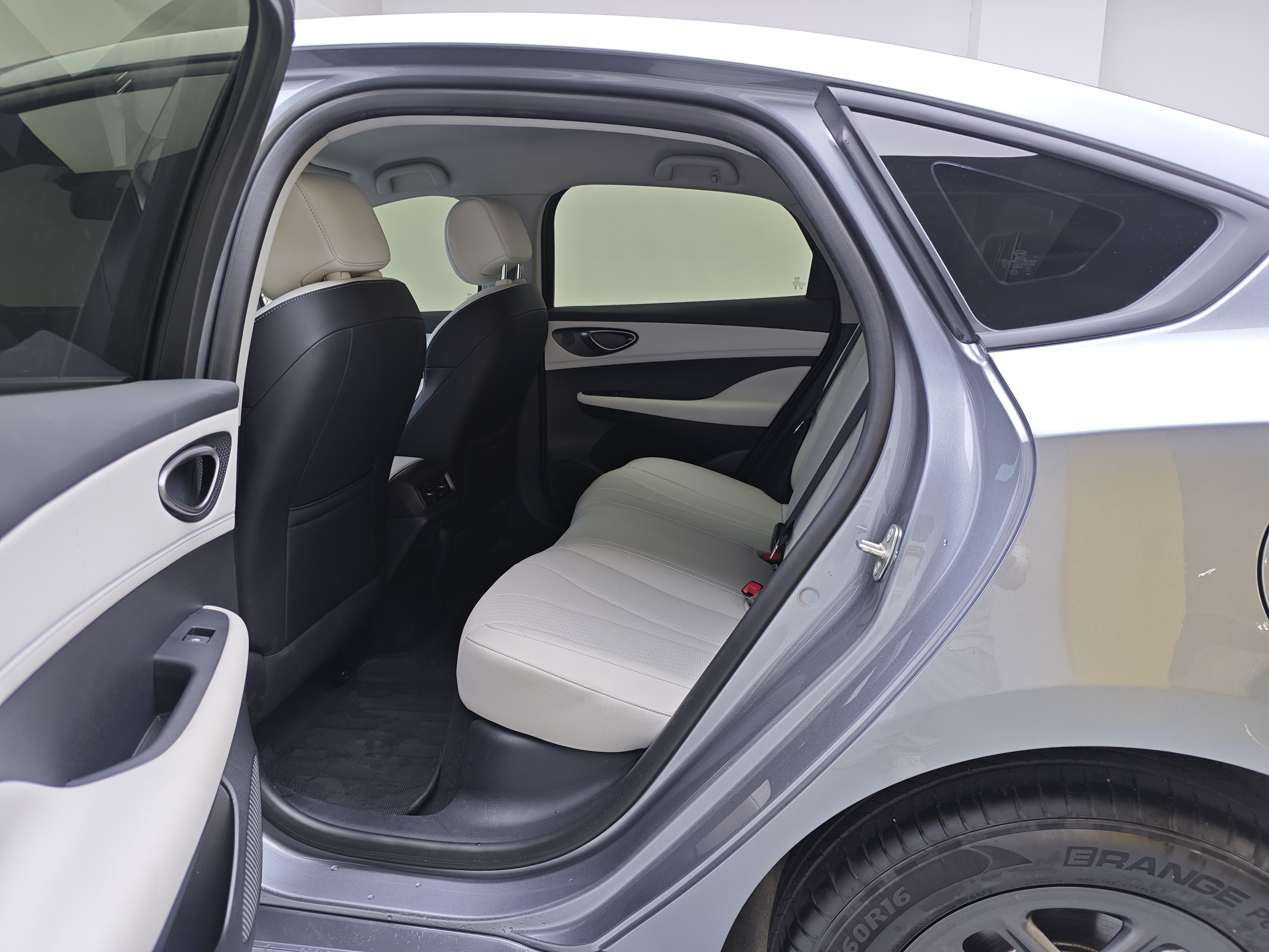 BYD Seal 05 DM-i 2025 car image #9