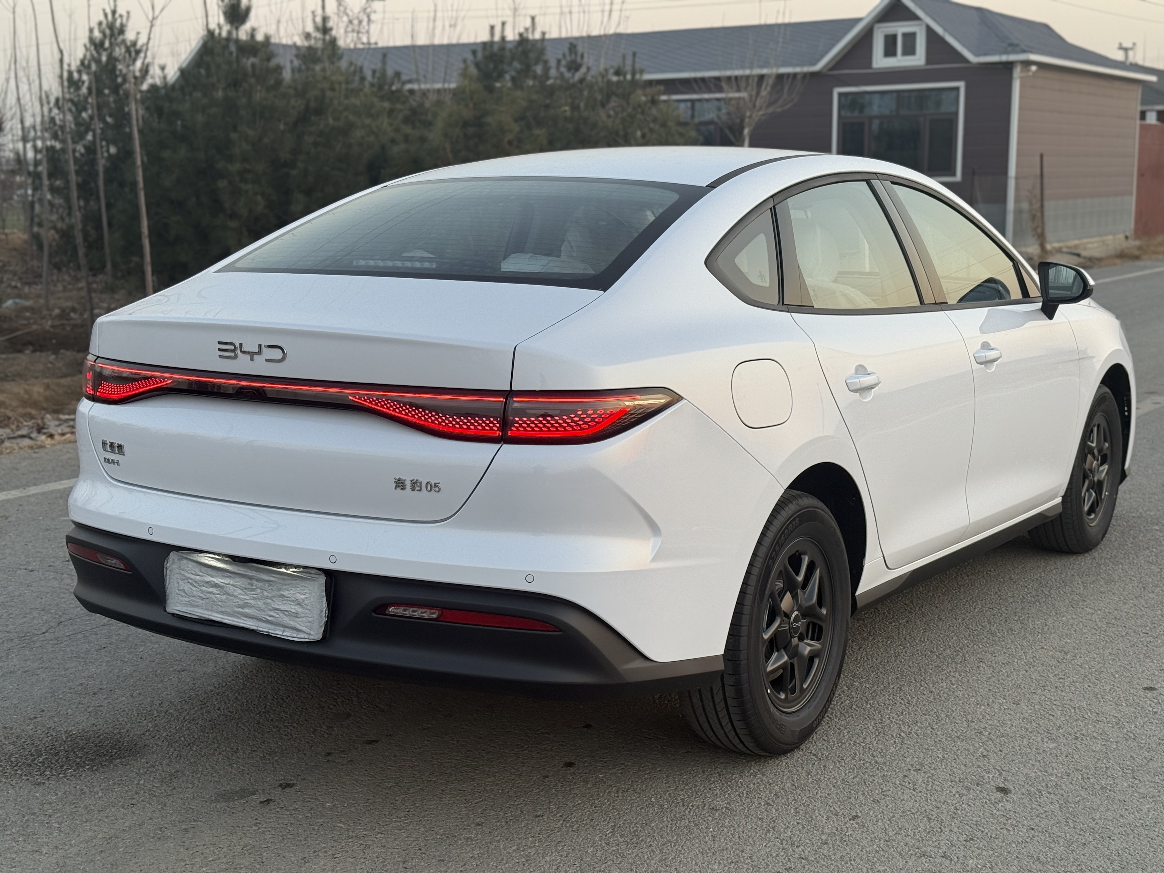 BYD Seal 05 DM-i 2025 #9 BYD Seal 05 DM-i 2025 car image #9