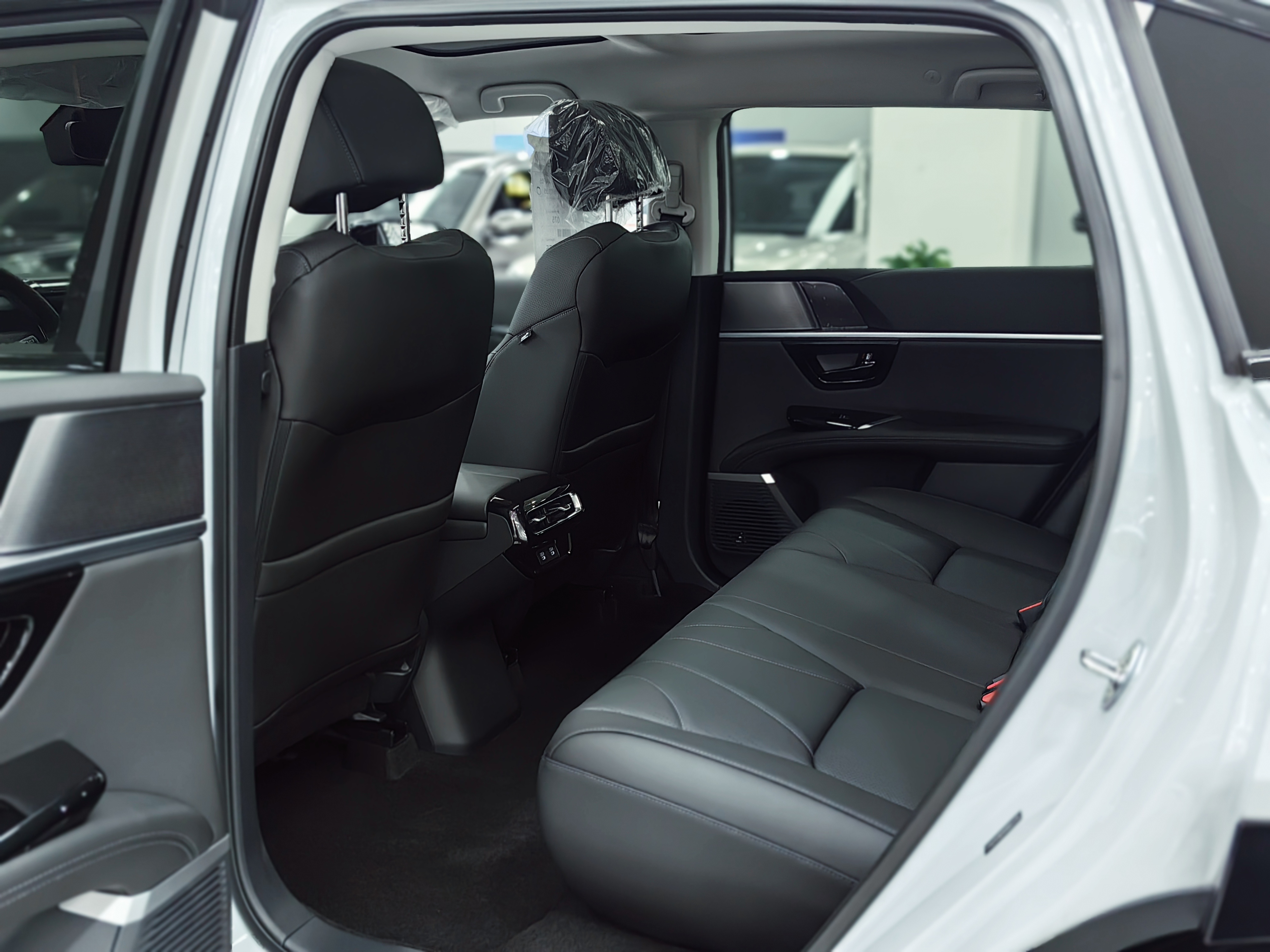 Honda P7 2025 car image #9