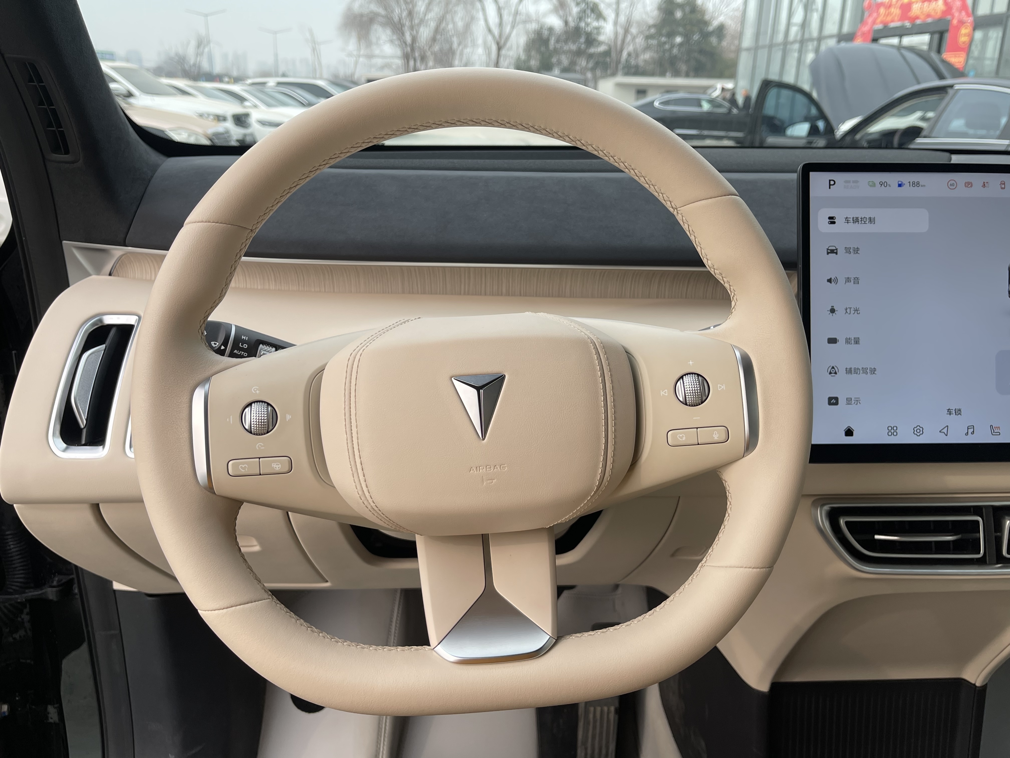 Deepal S09 2025 car image #9