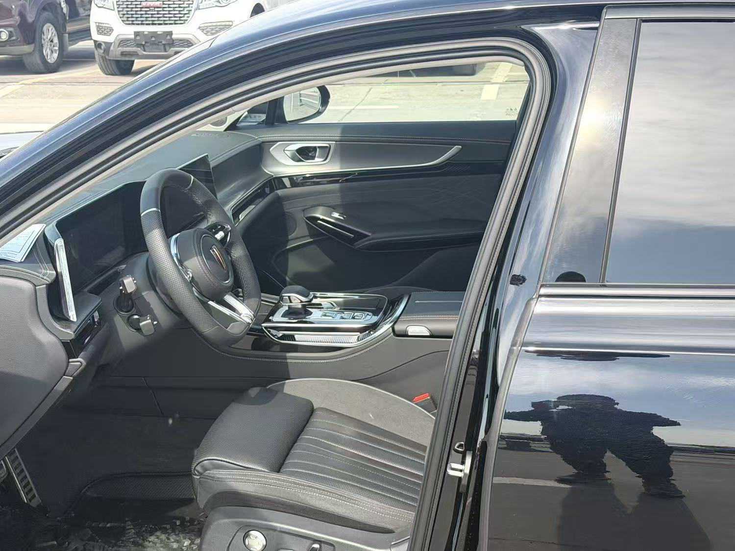 HongQi H9 2026 car image #9