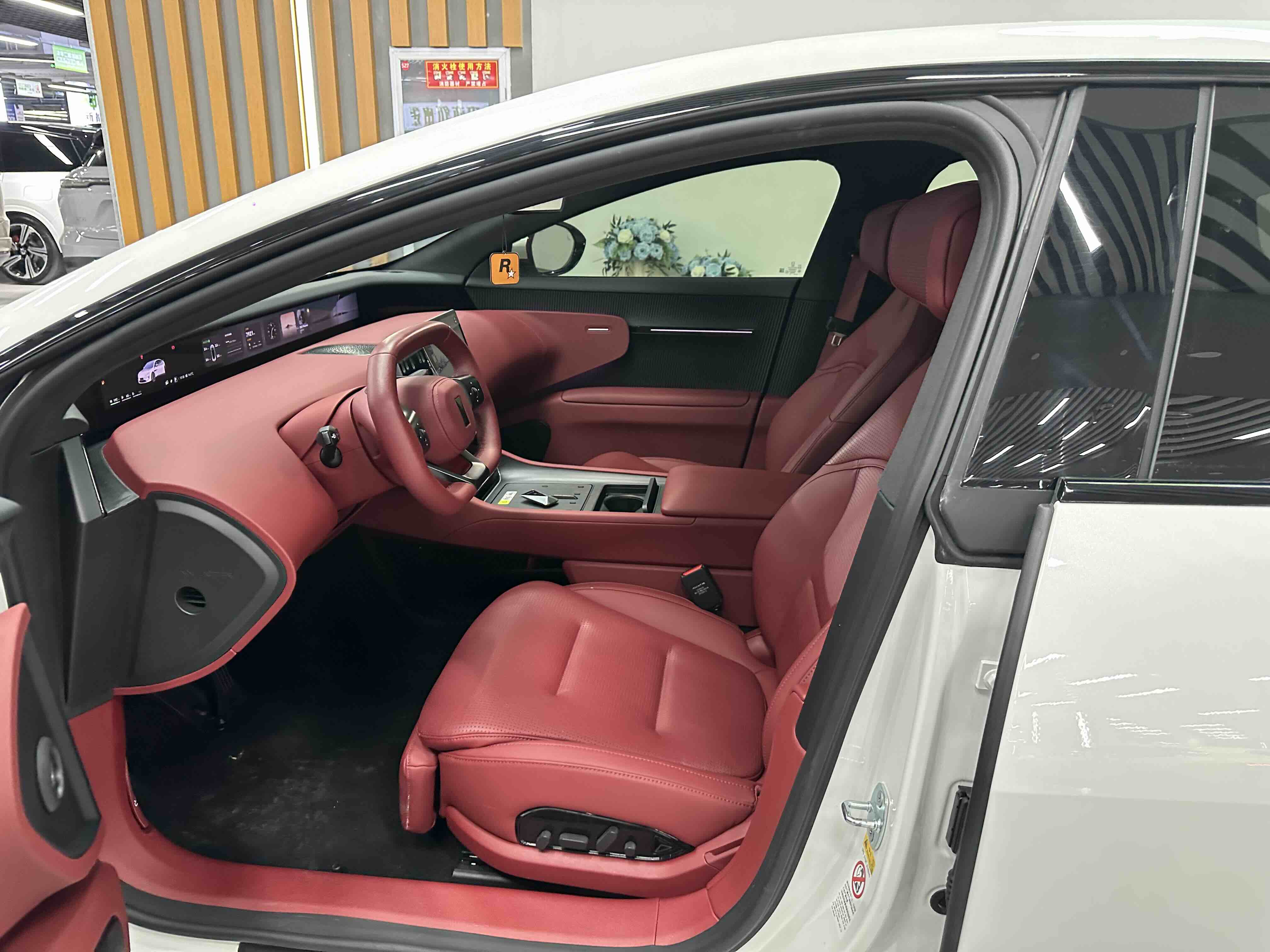 Avatr 12 2025 immagine di auto #9