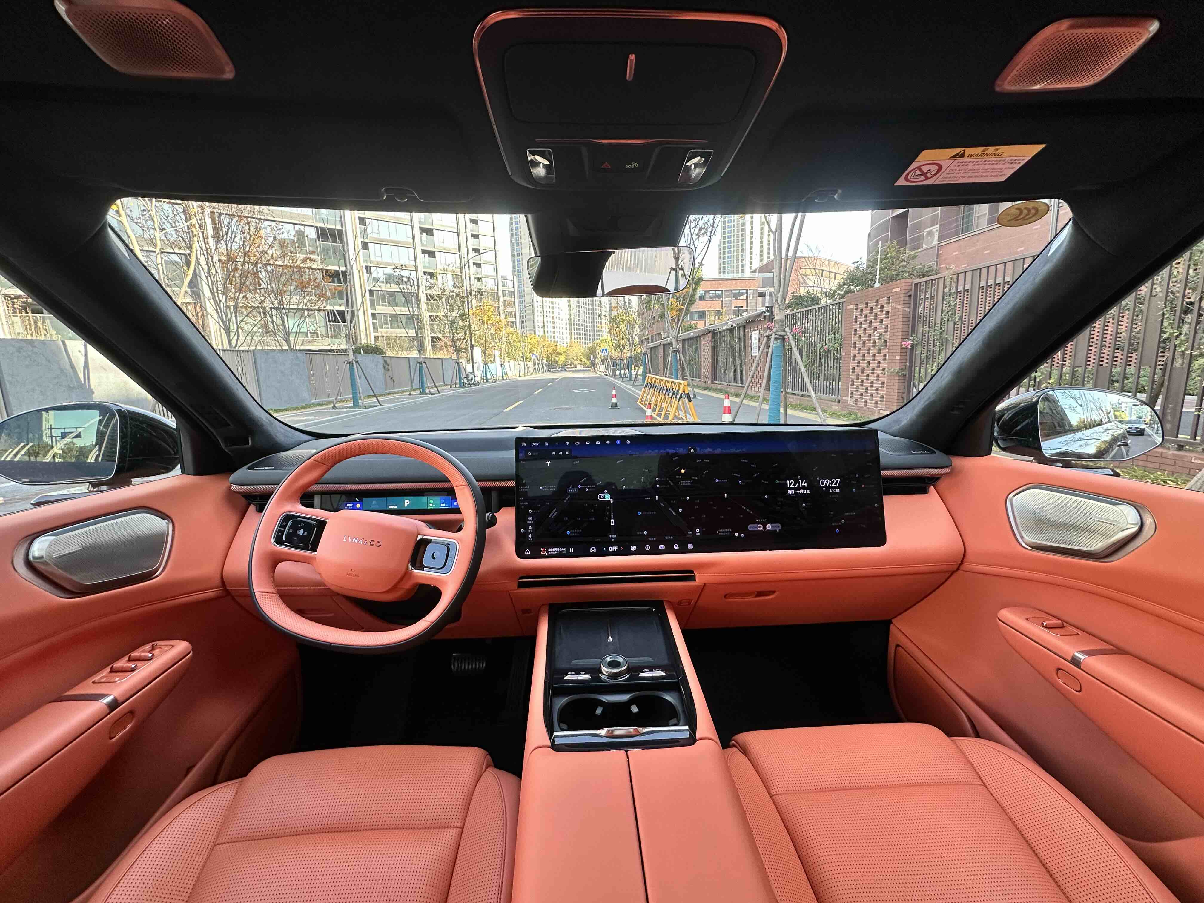Lynk & Co 900 2025 car image #9