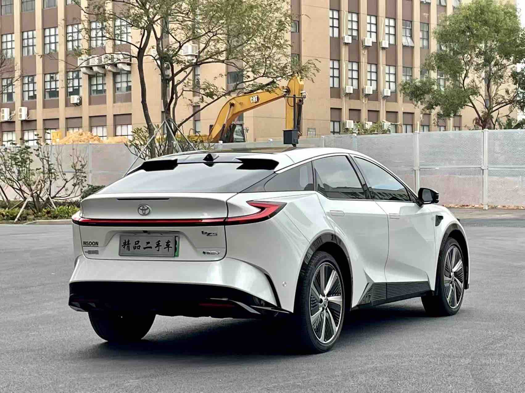 Toyota bZ5 2025 car image #9