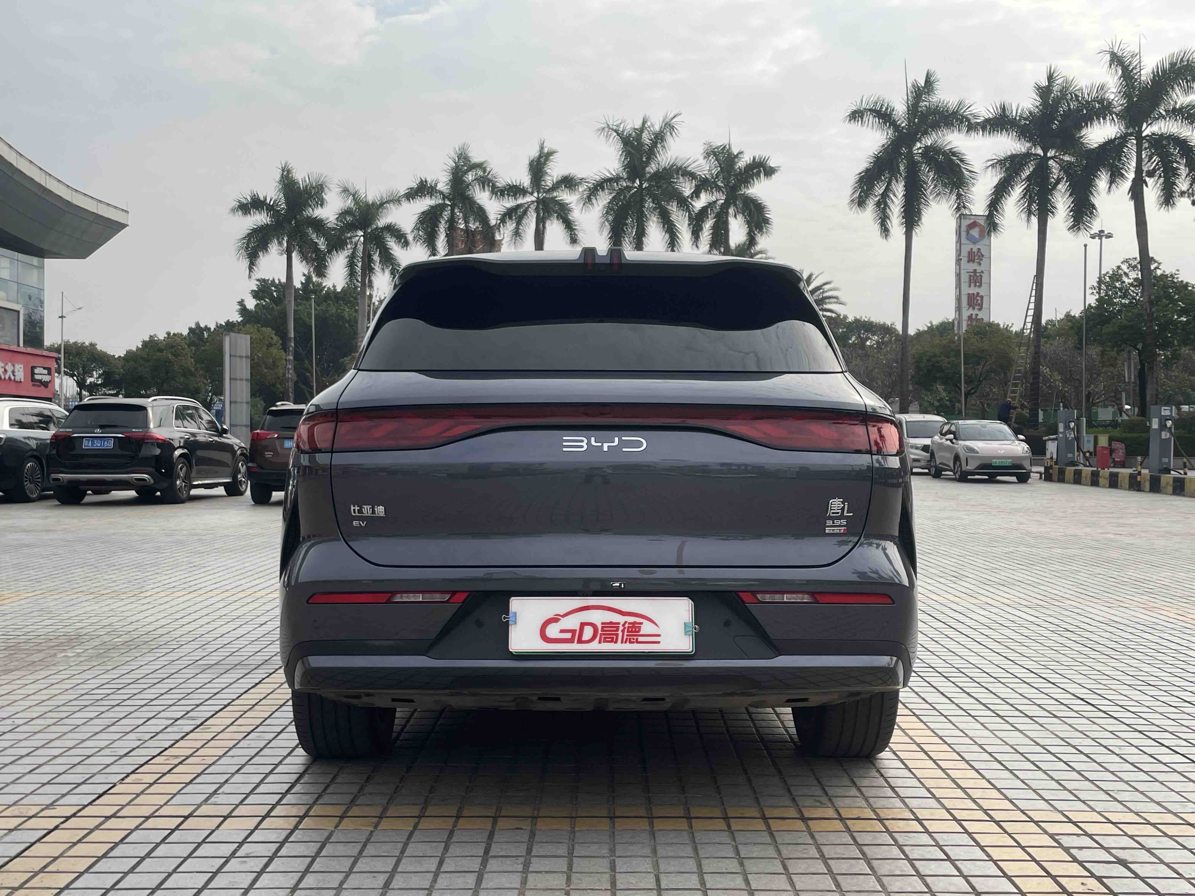 BYD Tang L 2025 immagine di auto #9