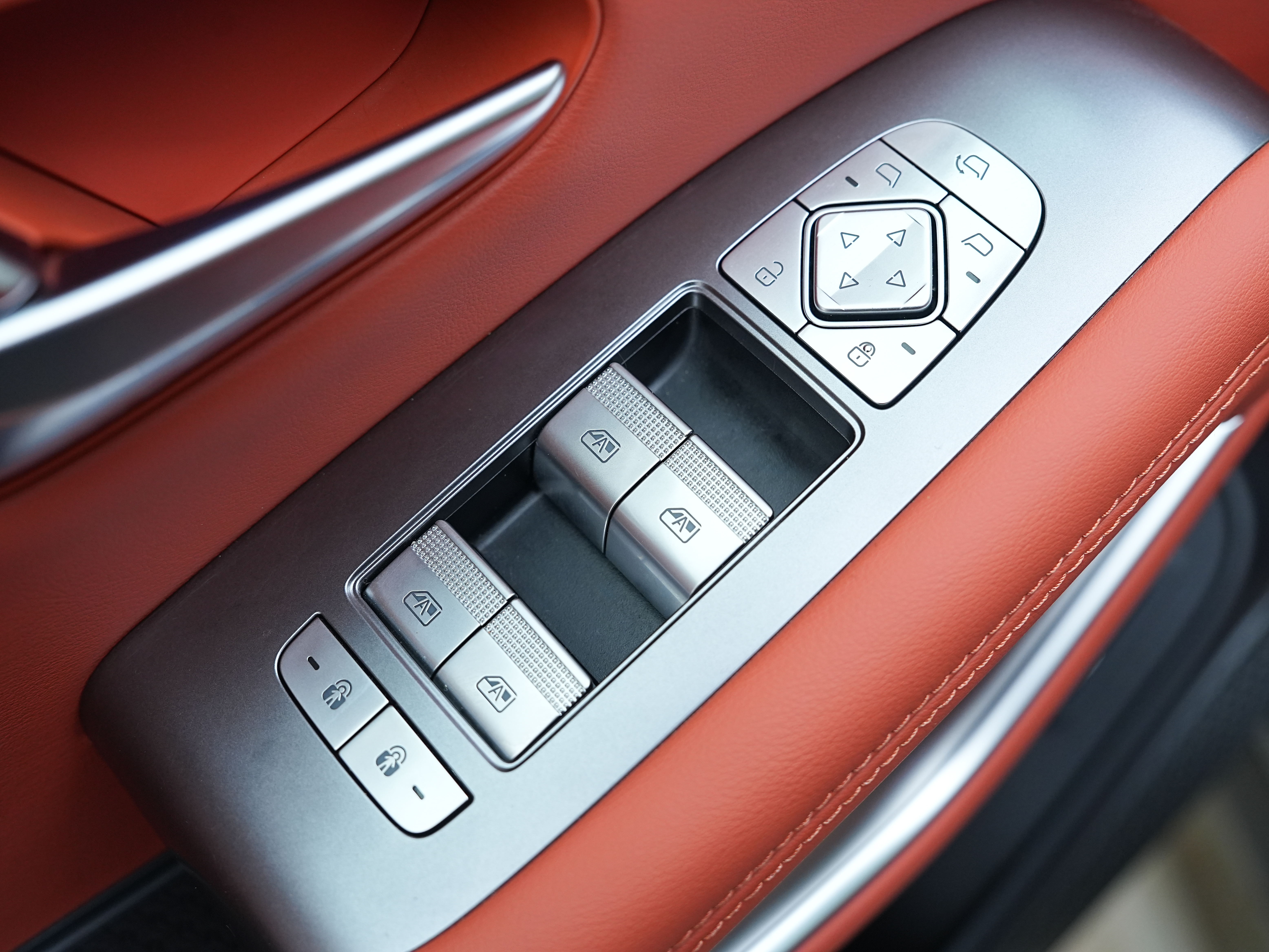 BYD Tang L 2025 car image #9