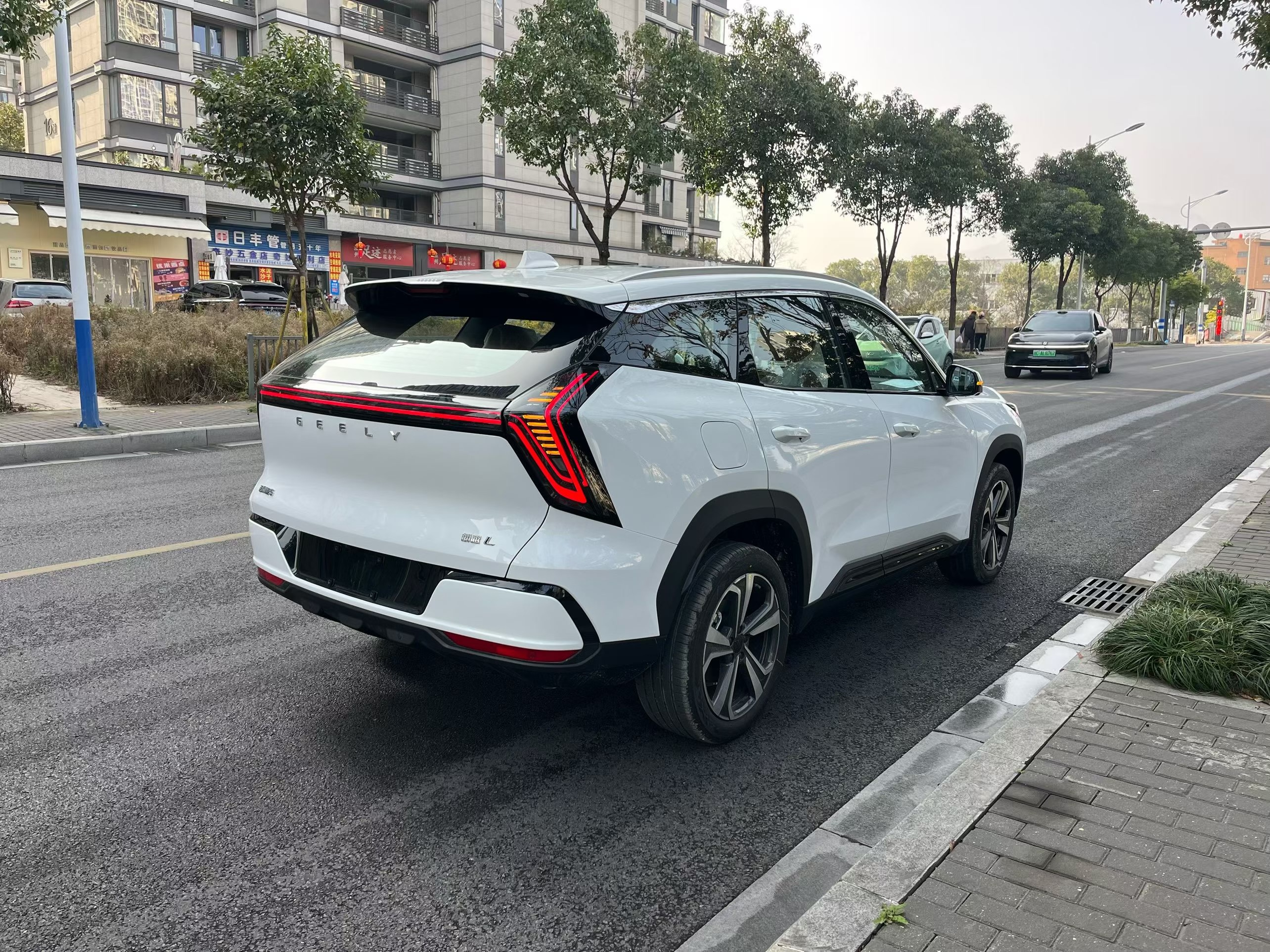 GEELY Boyue L 2026 car image #9