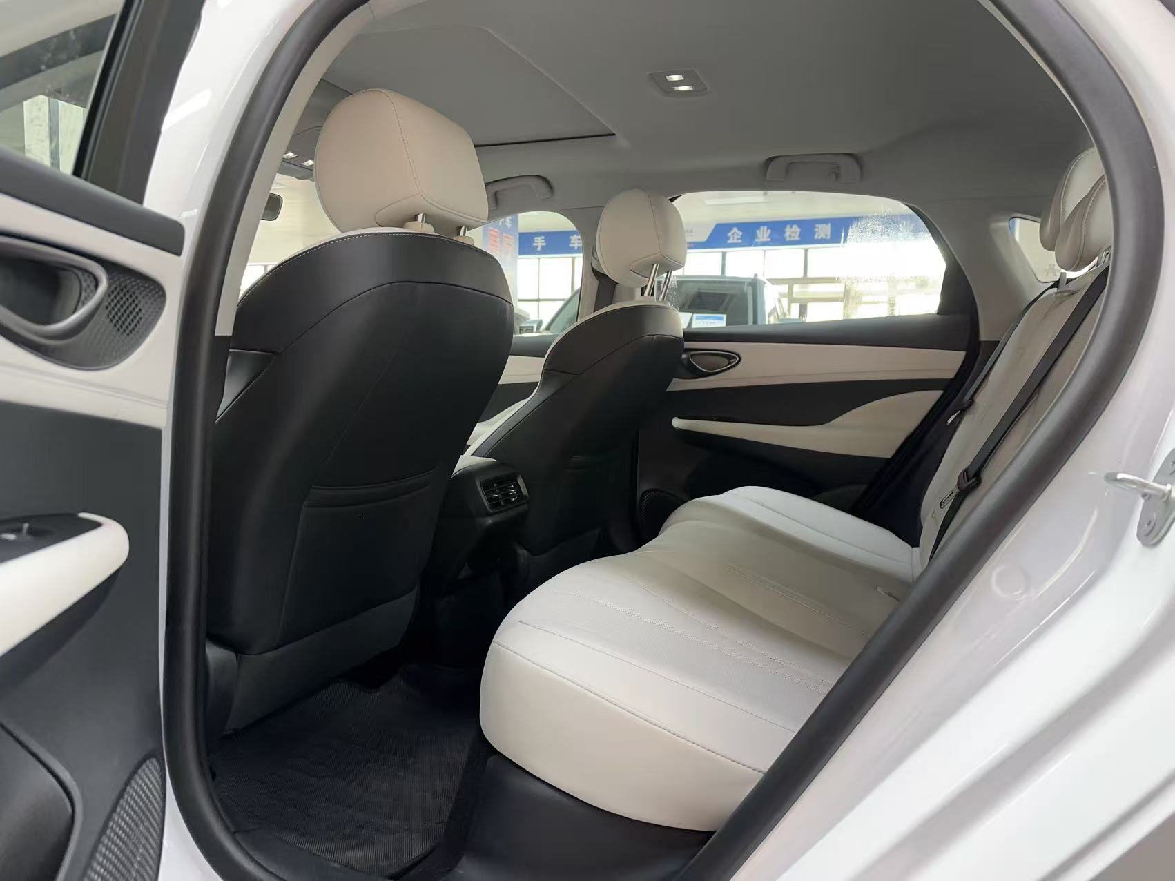 BYD Seal 05 DM-i 2025 car image #9