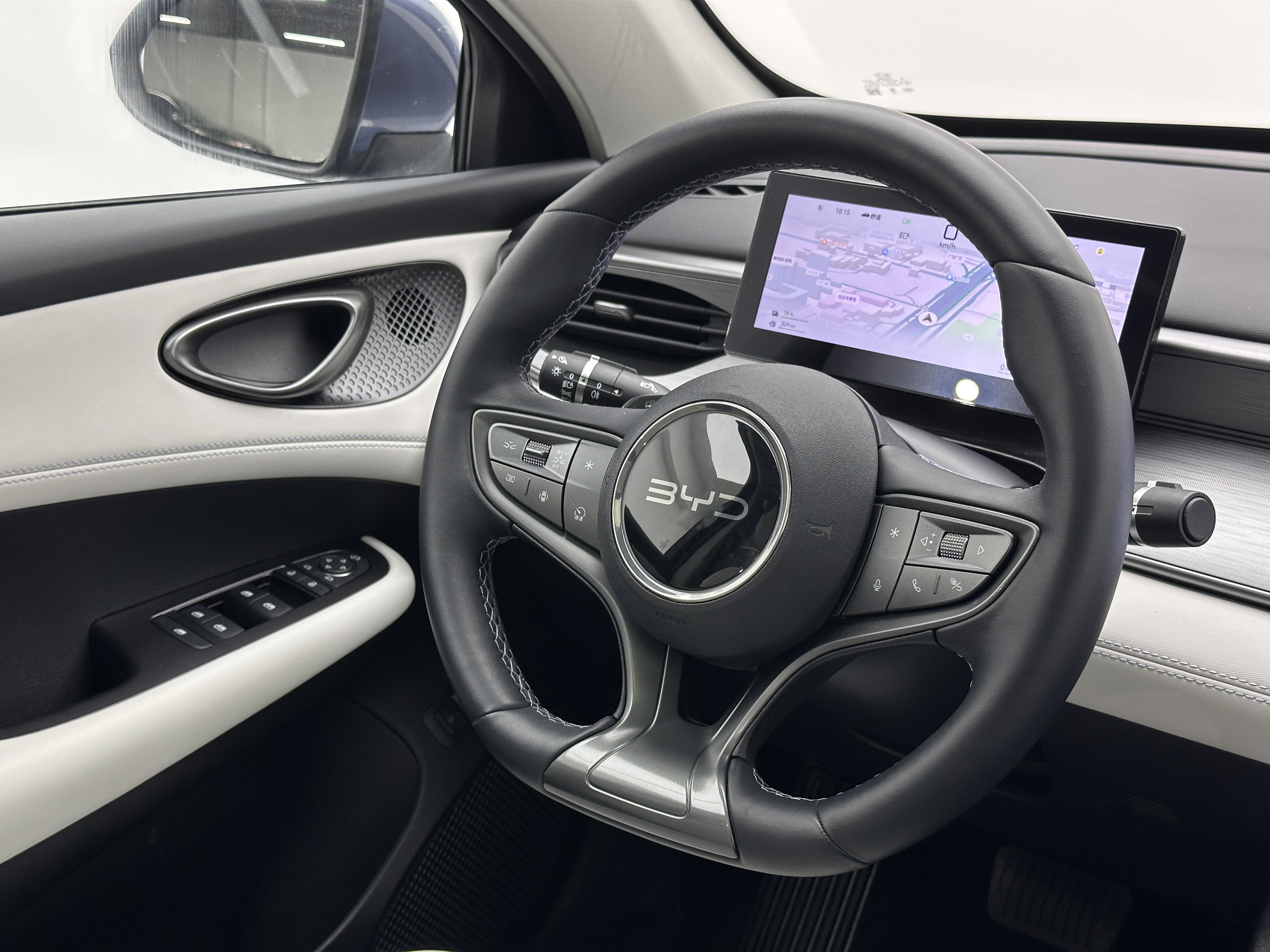 BYD Seal 05 DM-i 2025 car image #9