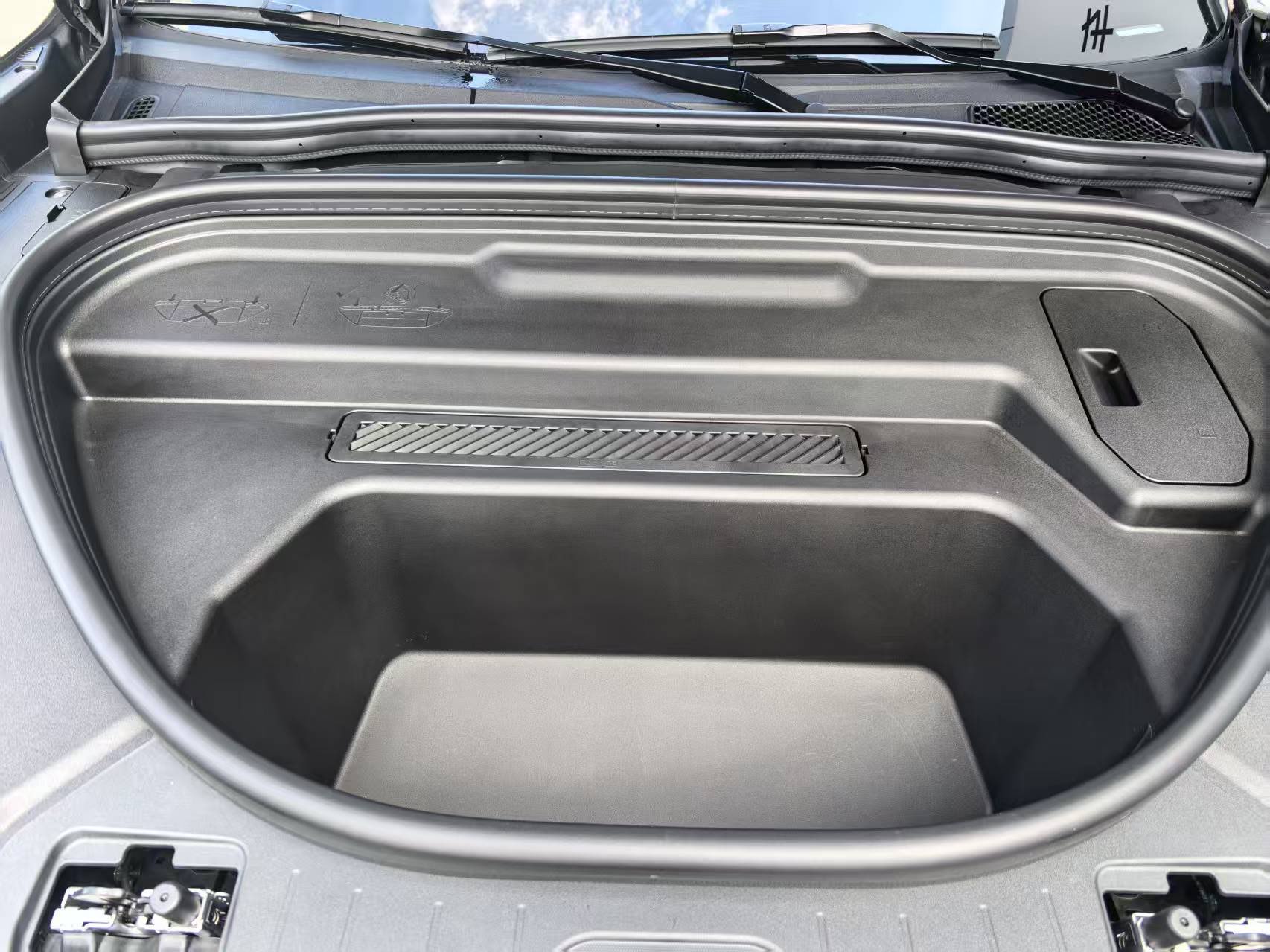 Audi Q6L Sportback e-tron 2025 #9 Audi Q6L Sportback e-tron 2025 car image #9