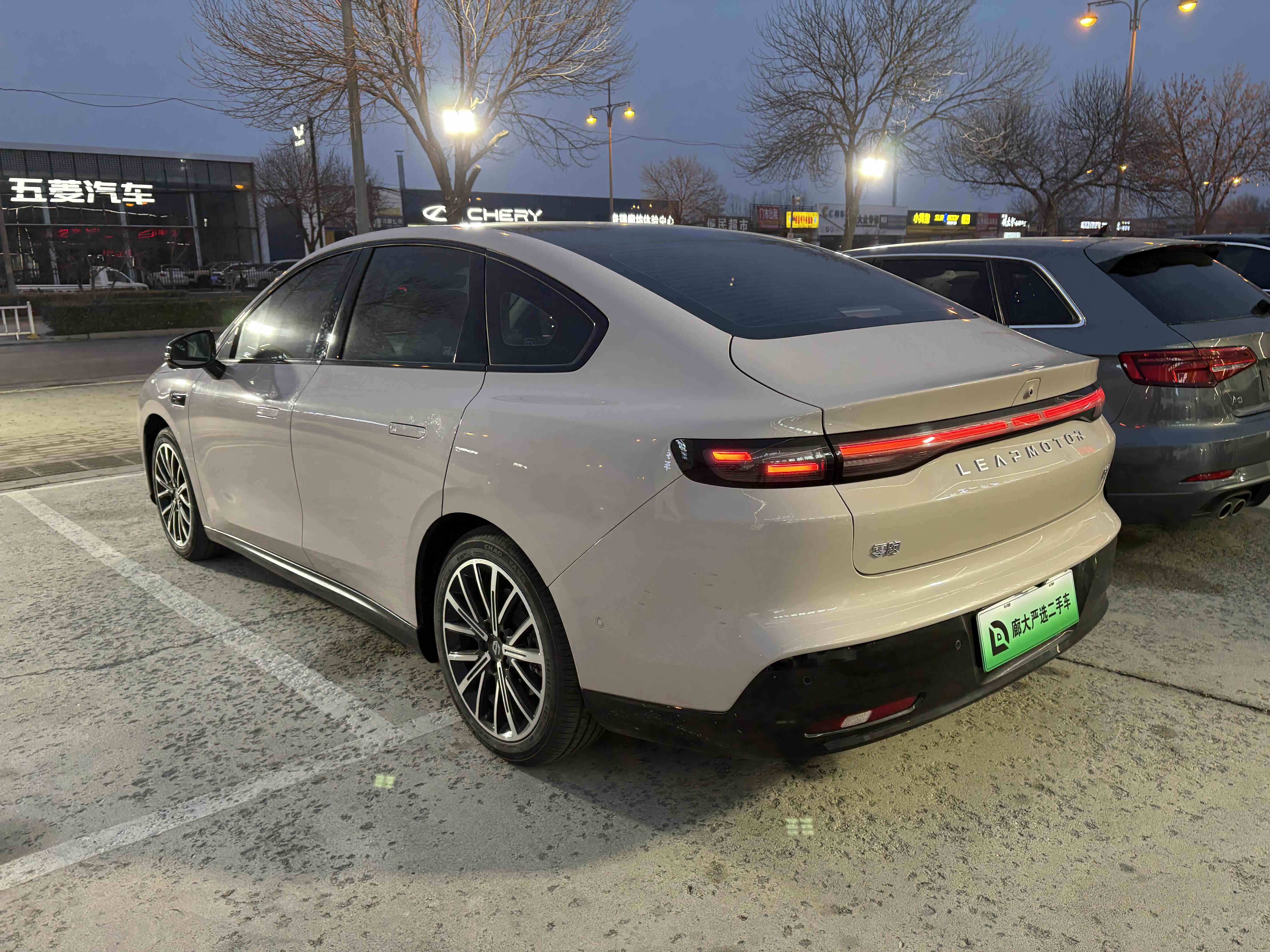 零跑汽车 零跑B01 2025 汽车图片 #9