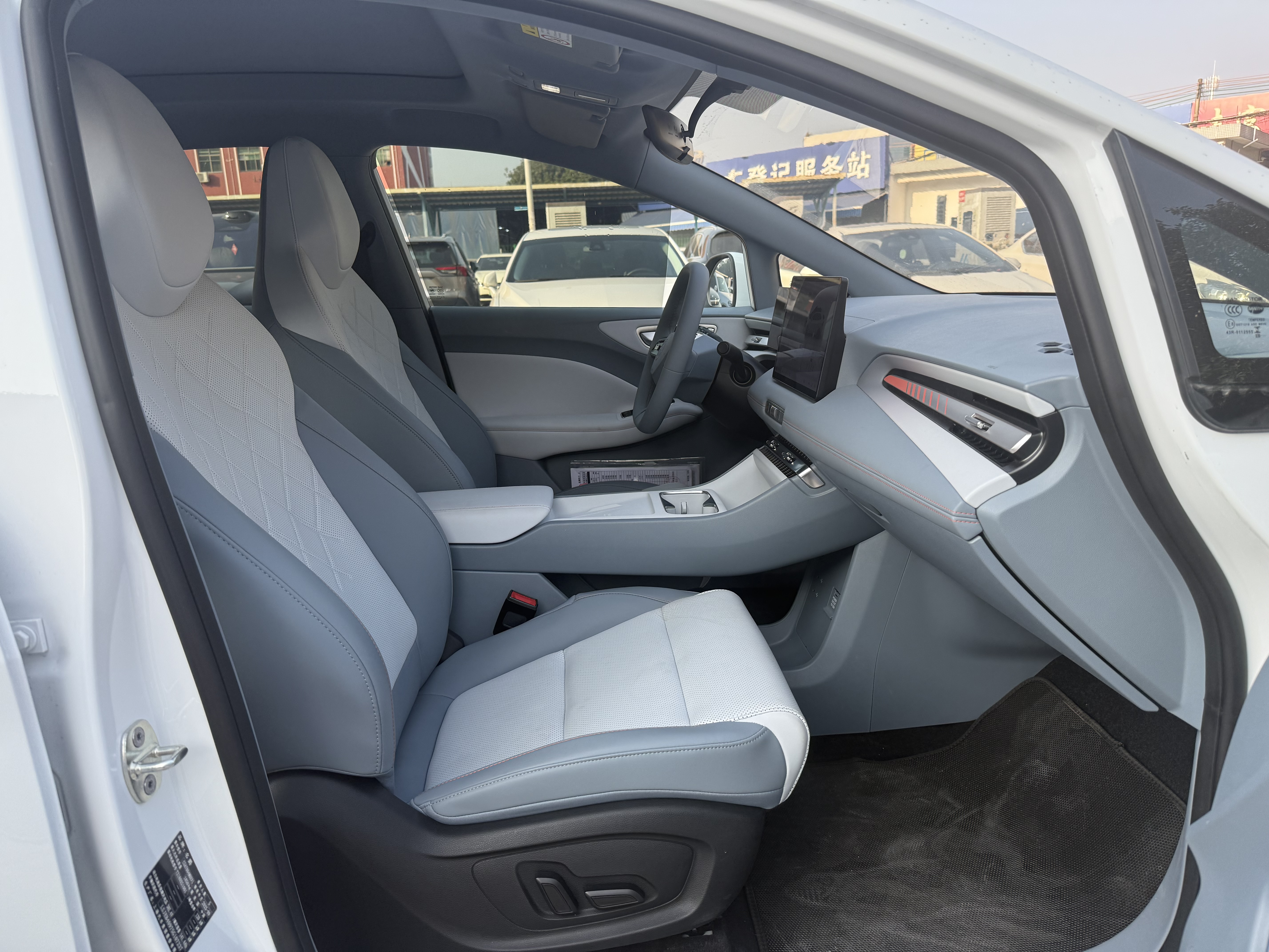MG 2025 car image #9