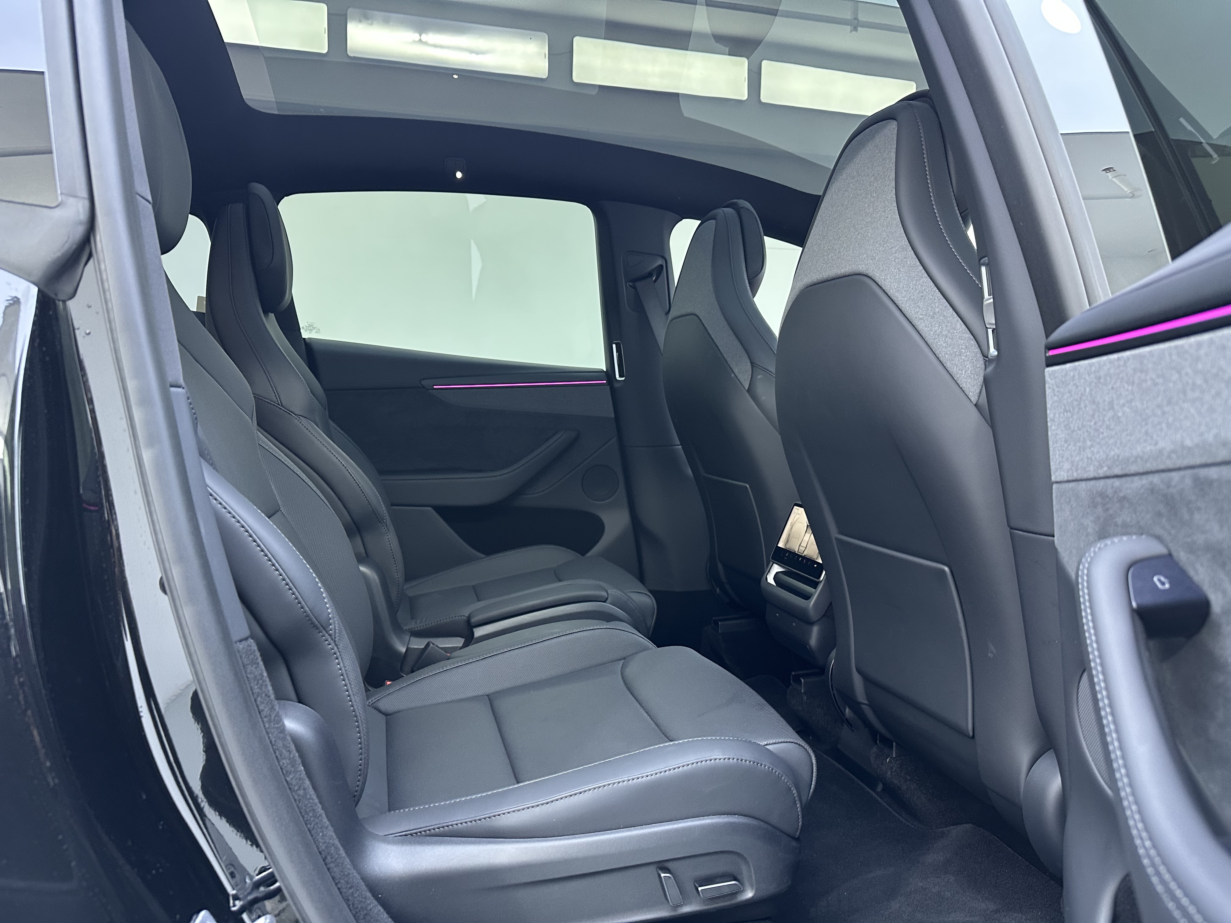 特斯拉 Model Y L 2025 汽车图片 #9