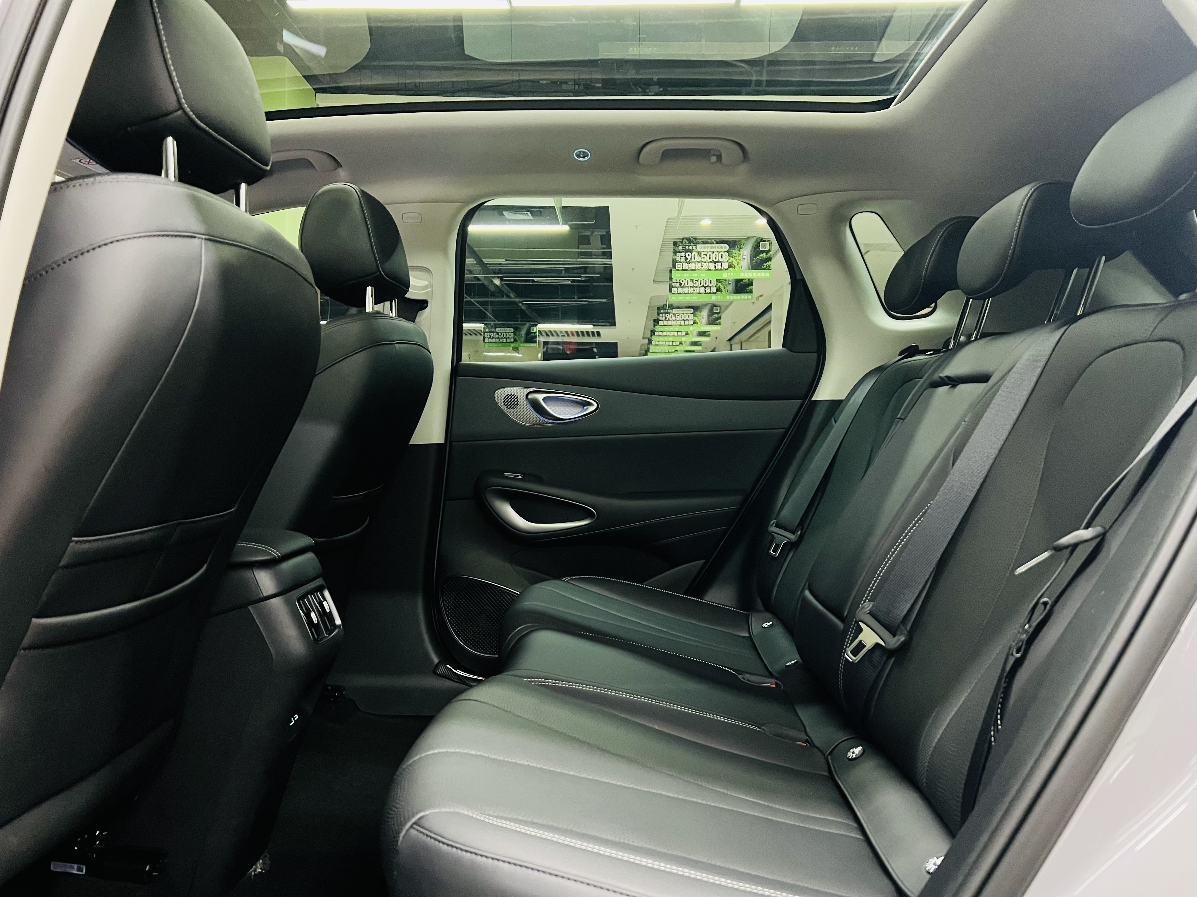 BYD Sea Lion 05 EV 2025 car image #9