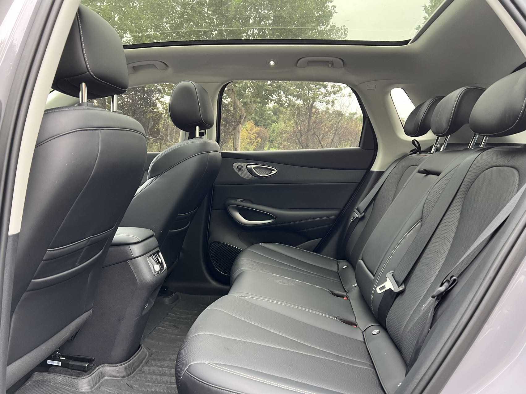 BYD Sea Lion 05 EV 2025 car image #9