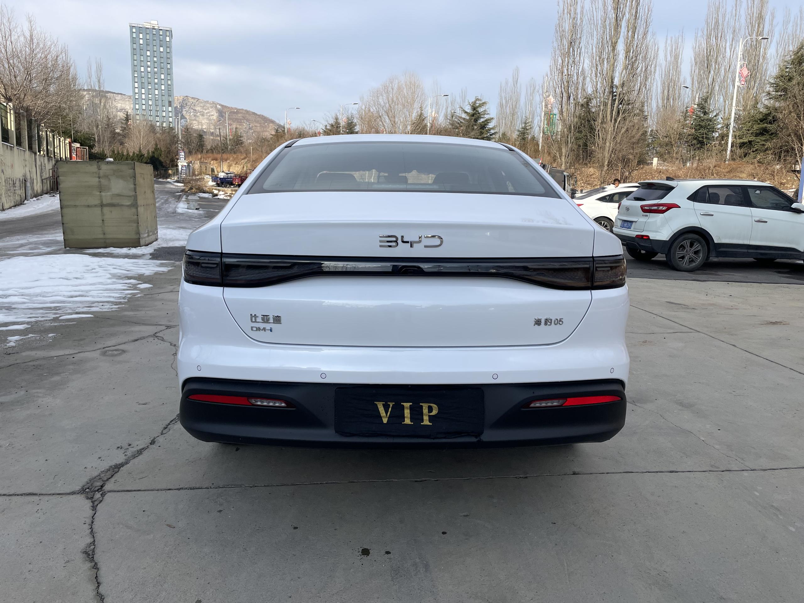 BYD Seal 05 DM-i 2025 car image #9