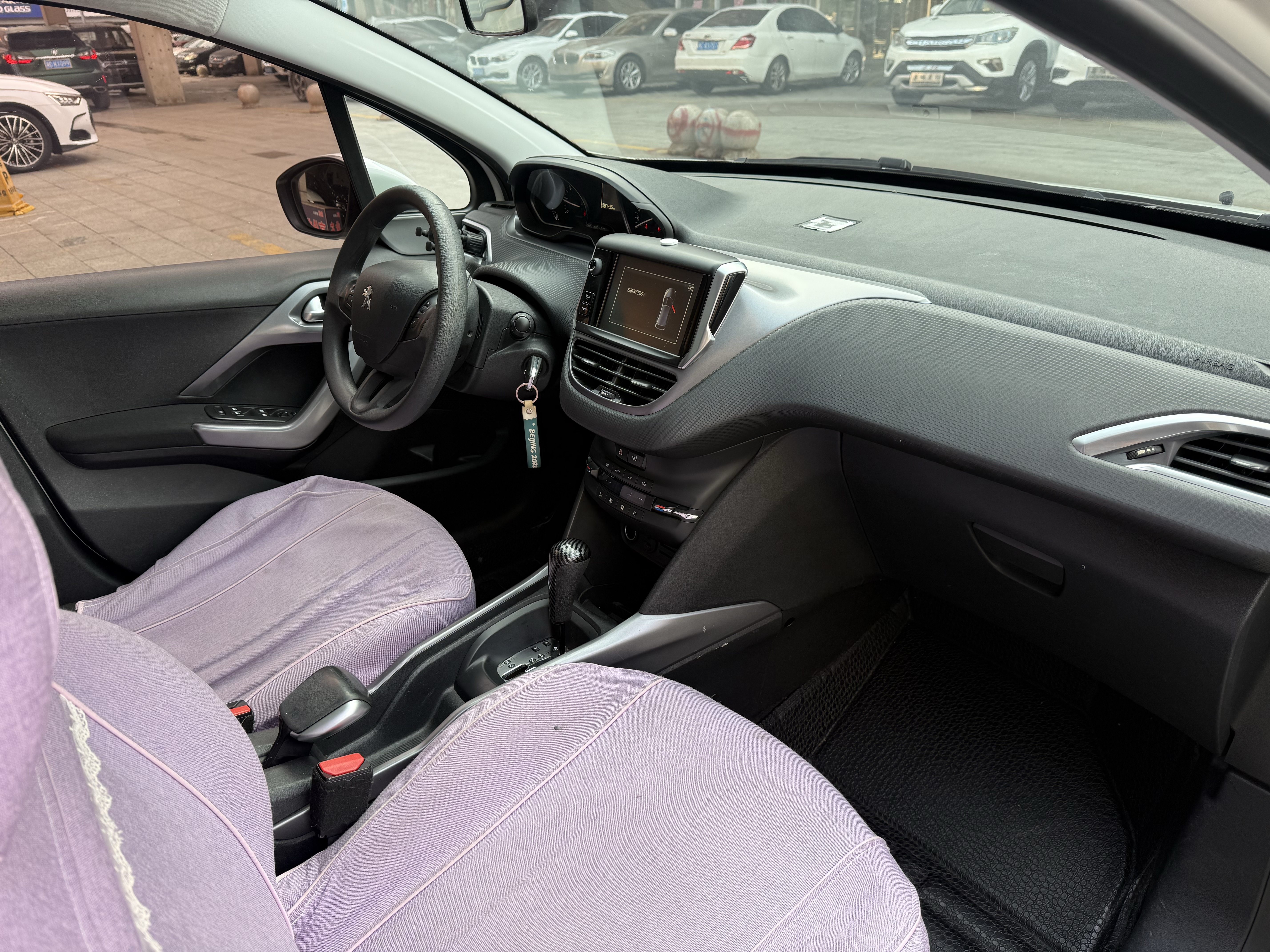 Peugeot 2008 2014 car image #9