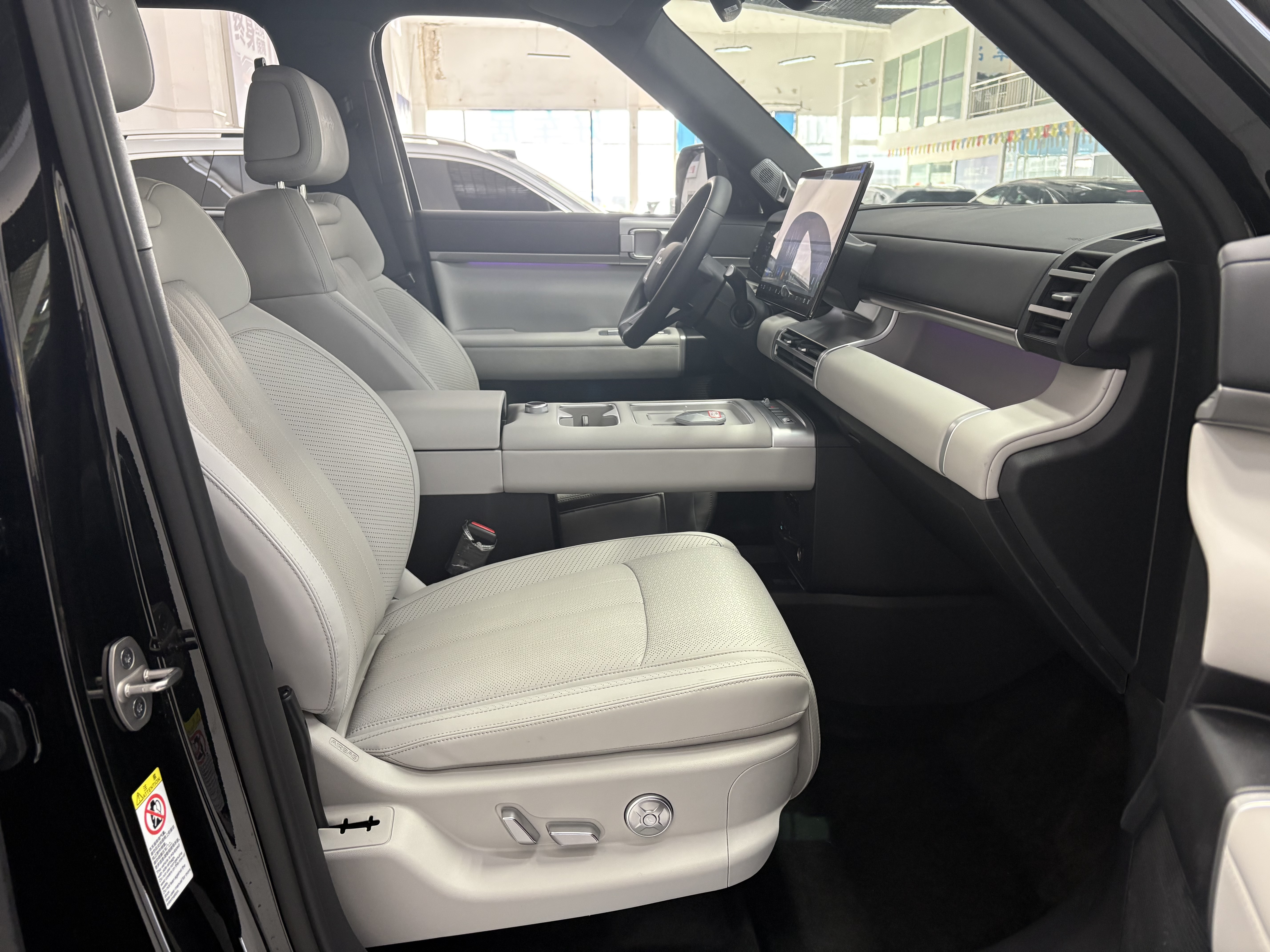 FangChengBao Tiger 7 2025 car image #9