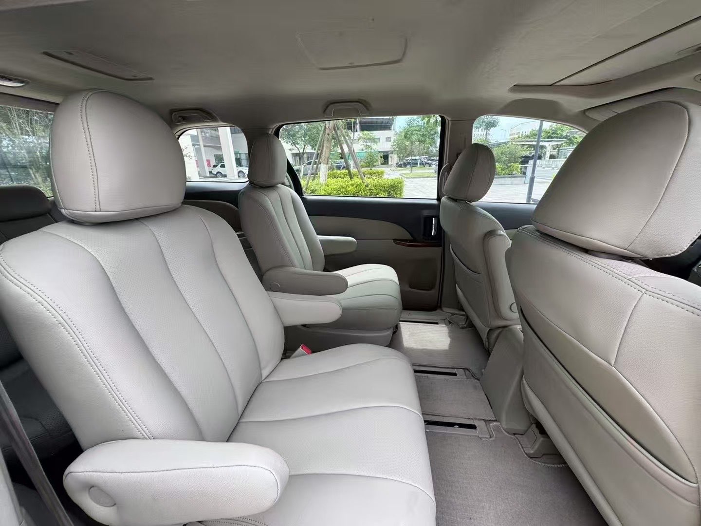 BYD M6 2015 car image #9