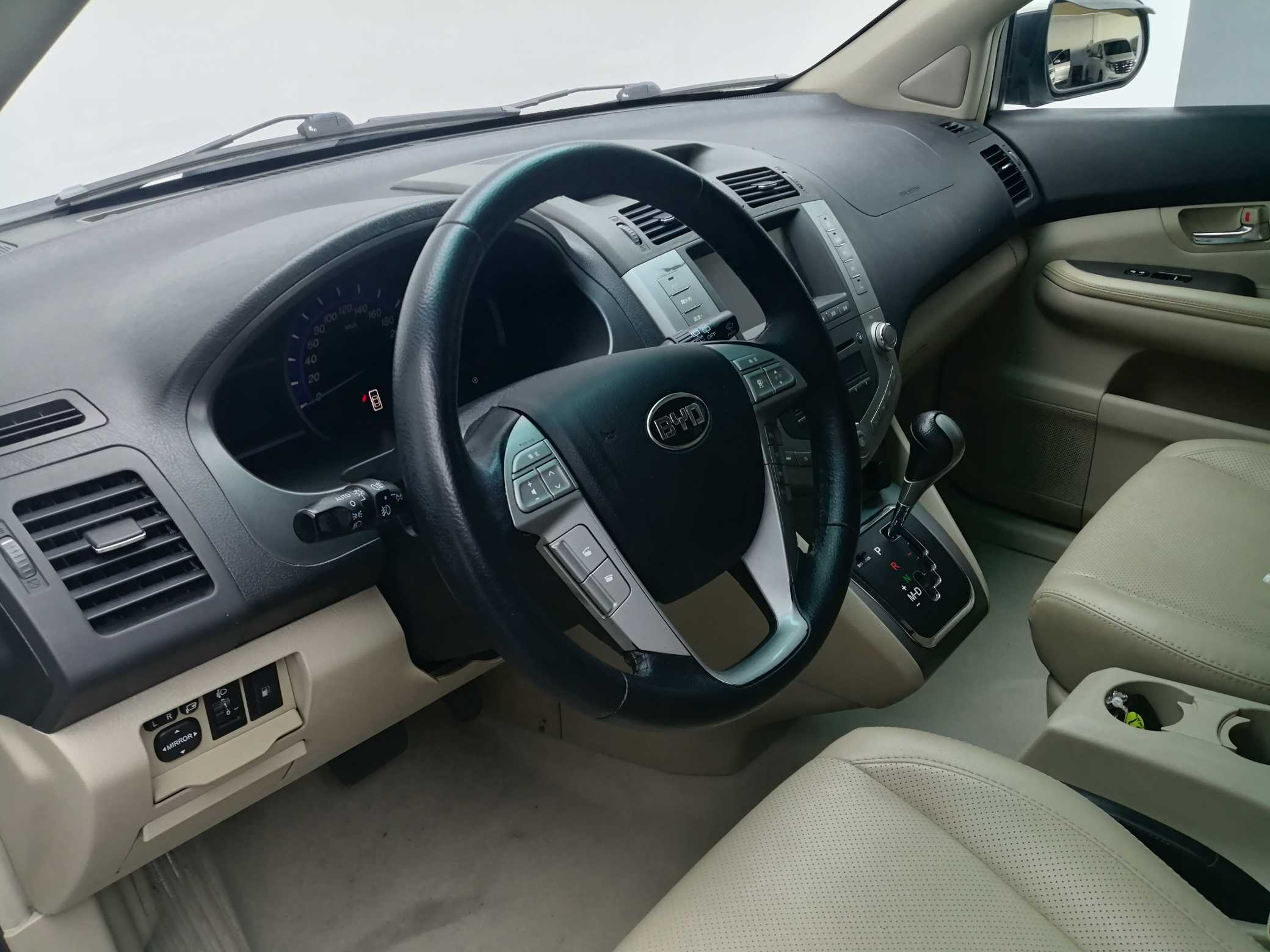 BYD S6 2013 car image #9